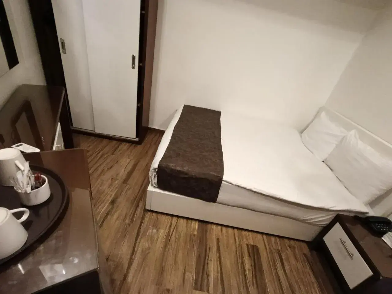 Deluxe Single Room - single occupancy in Museum Plaza Deluxe Single Room - single occupancy in Museum Plaza