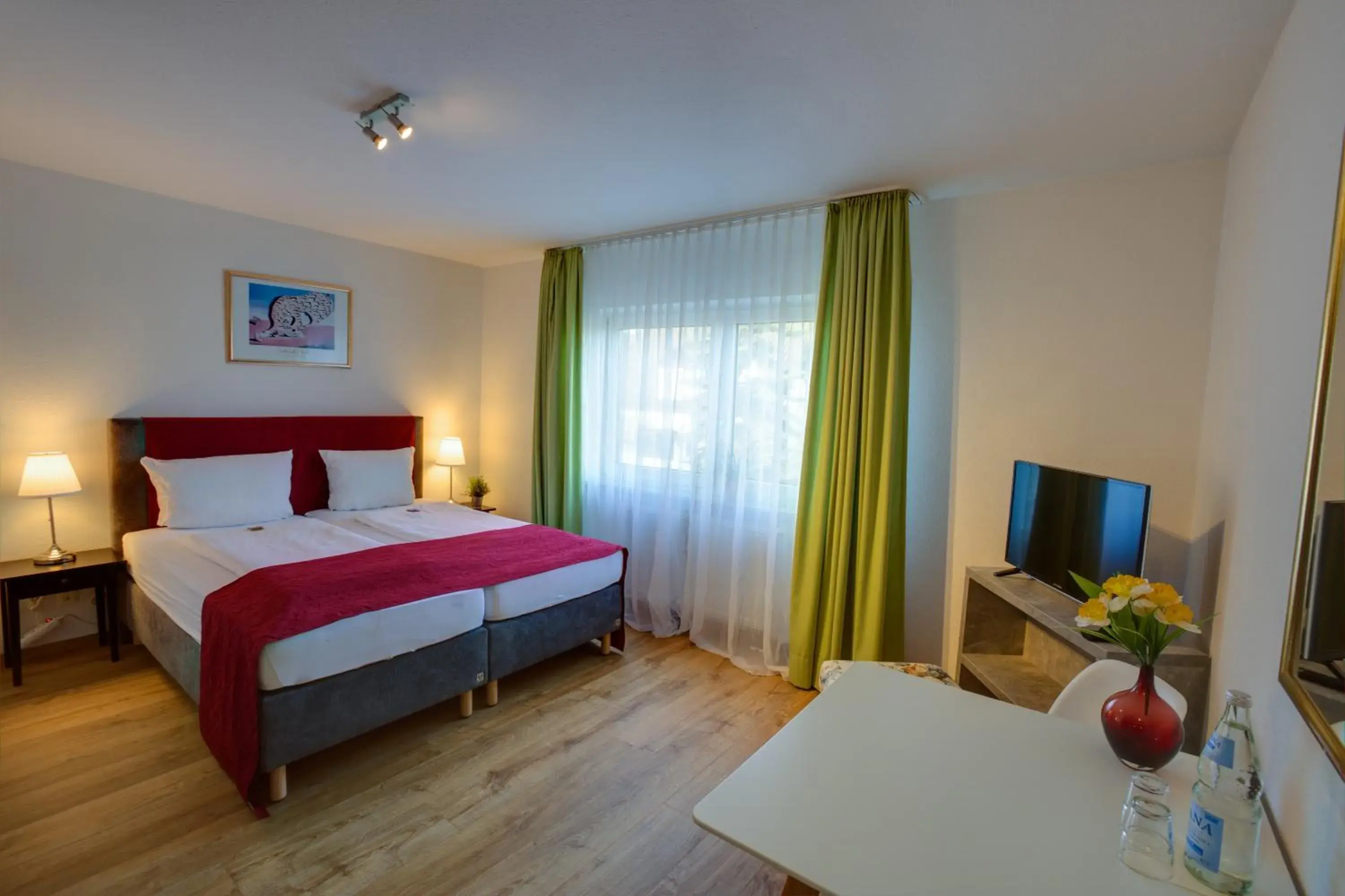 Large Double Room in Hotel Leo Mühlhausen Large Double Room in Hotel Leo Mühlhausen