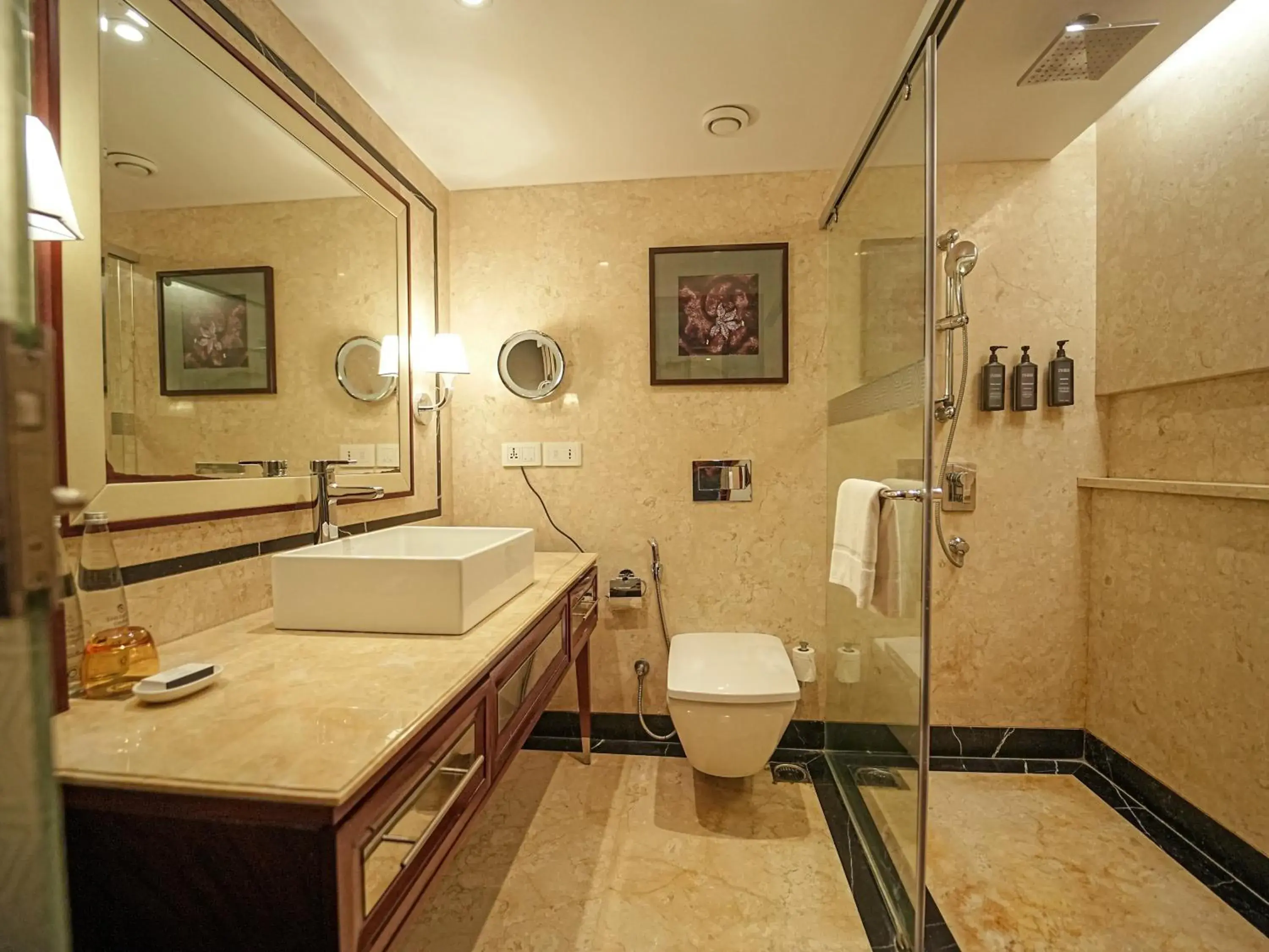 Executive King Suite Room with Lounge Access - single occupancy - Complimentary IMFL from 6pm to 8pm in Sheraton Grand Pune Bund Garden Hotel Executive King Suite Room with Lounge Access - single occupancy - Complimentary IMFL from 6pm to 8pm in Sheraton Grand Pune Bund Garden Hotel