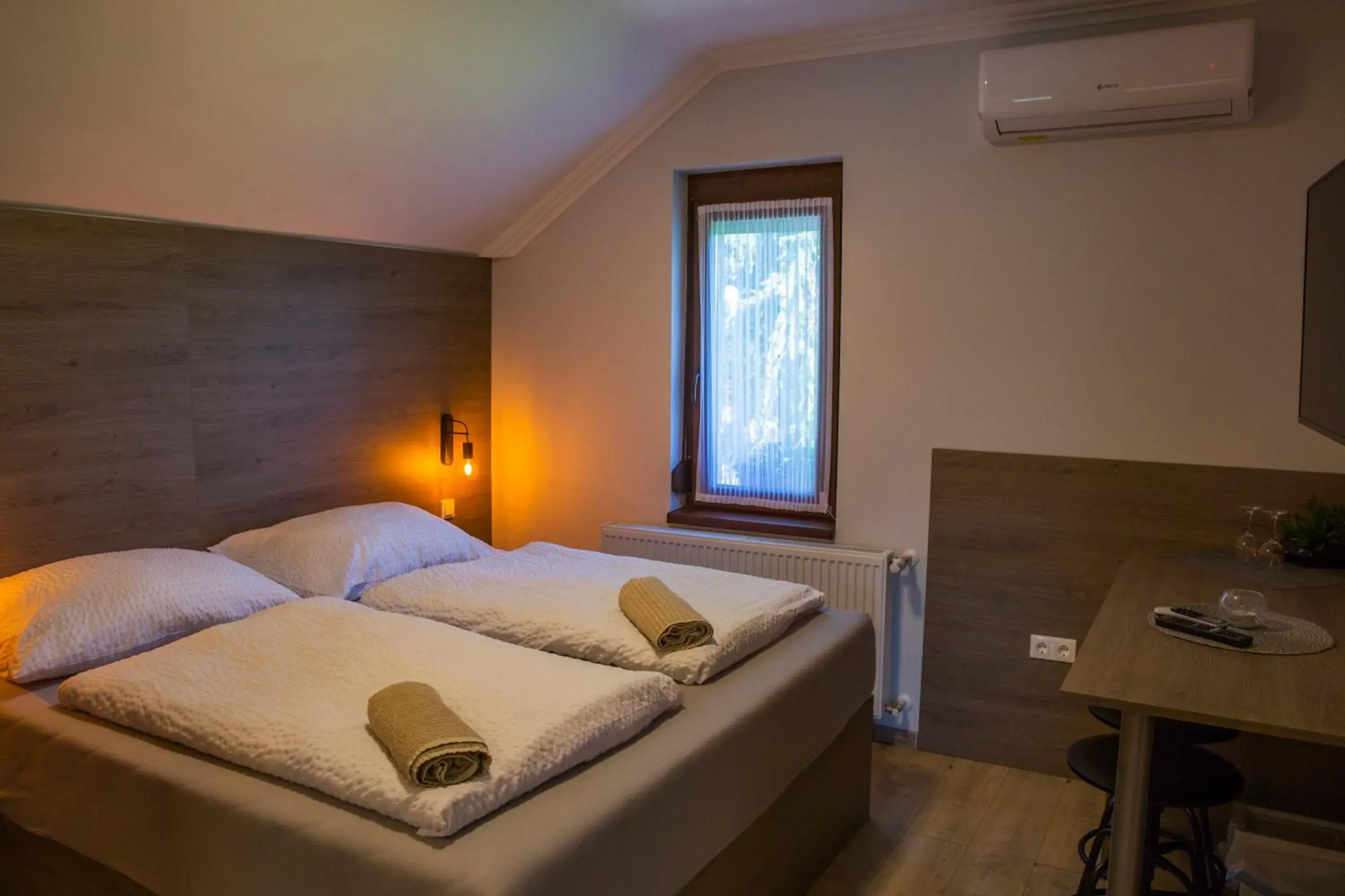 Double Room with Private Bathroom - single occupancy in Kukorica Csárda Apartman Double Room with Private Bathroom - single occupancy in Kukorica Csárda Apartman