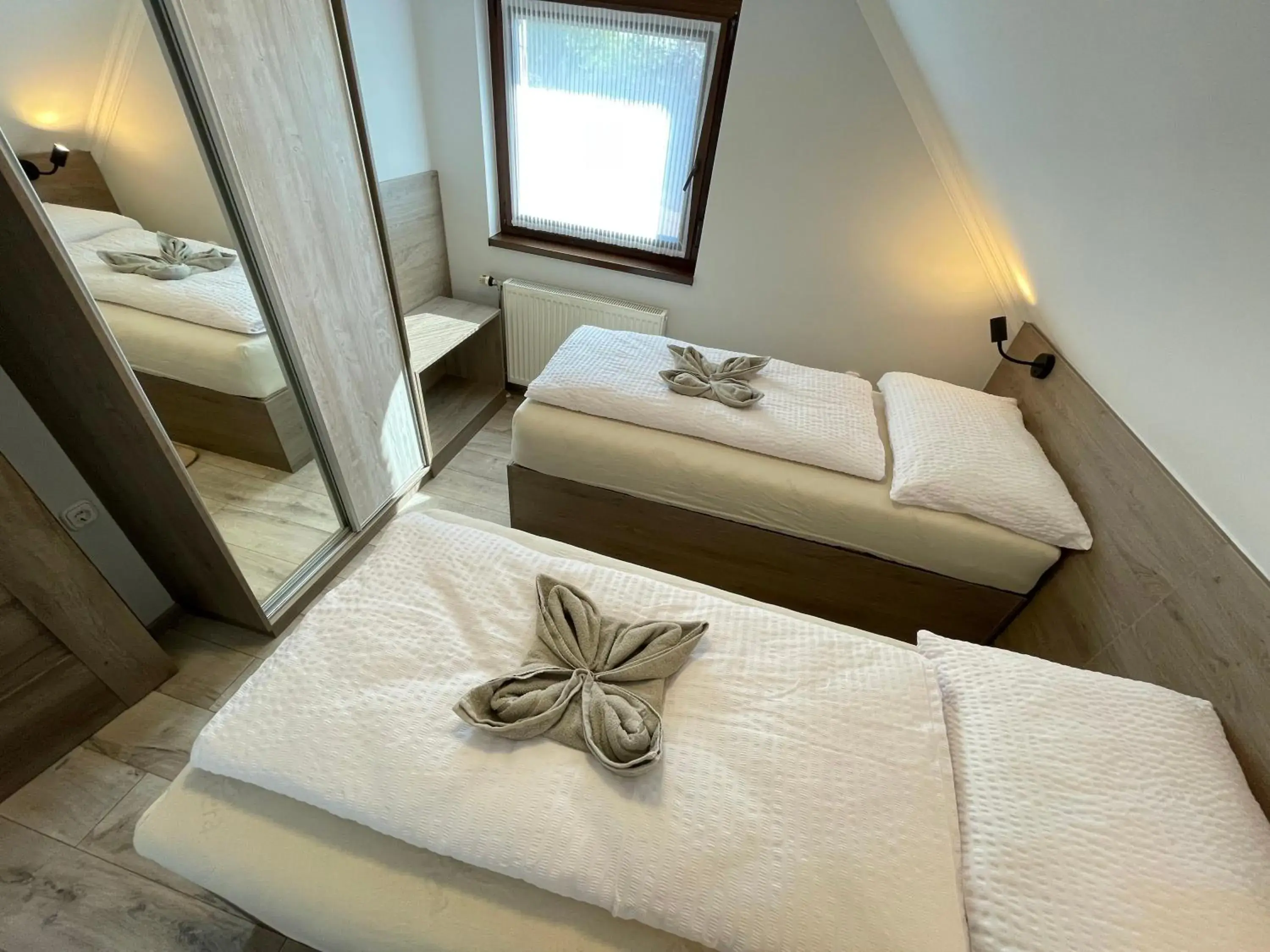 Family Room with Balcony in Kukorica Csárda Apartman Family Room with Balcony in Kukorica Csárda Apartman