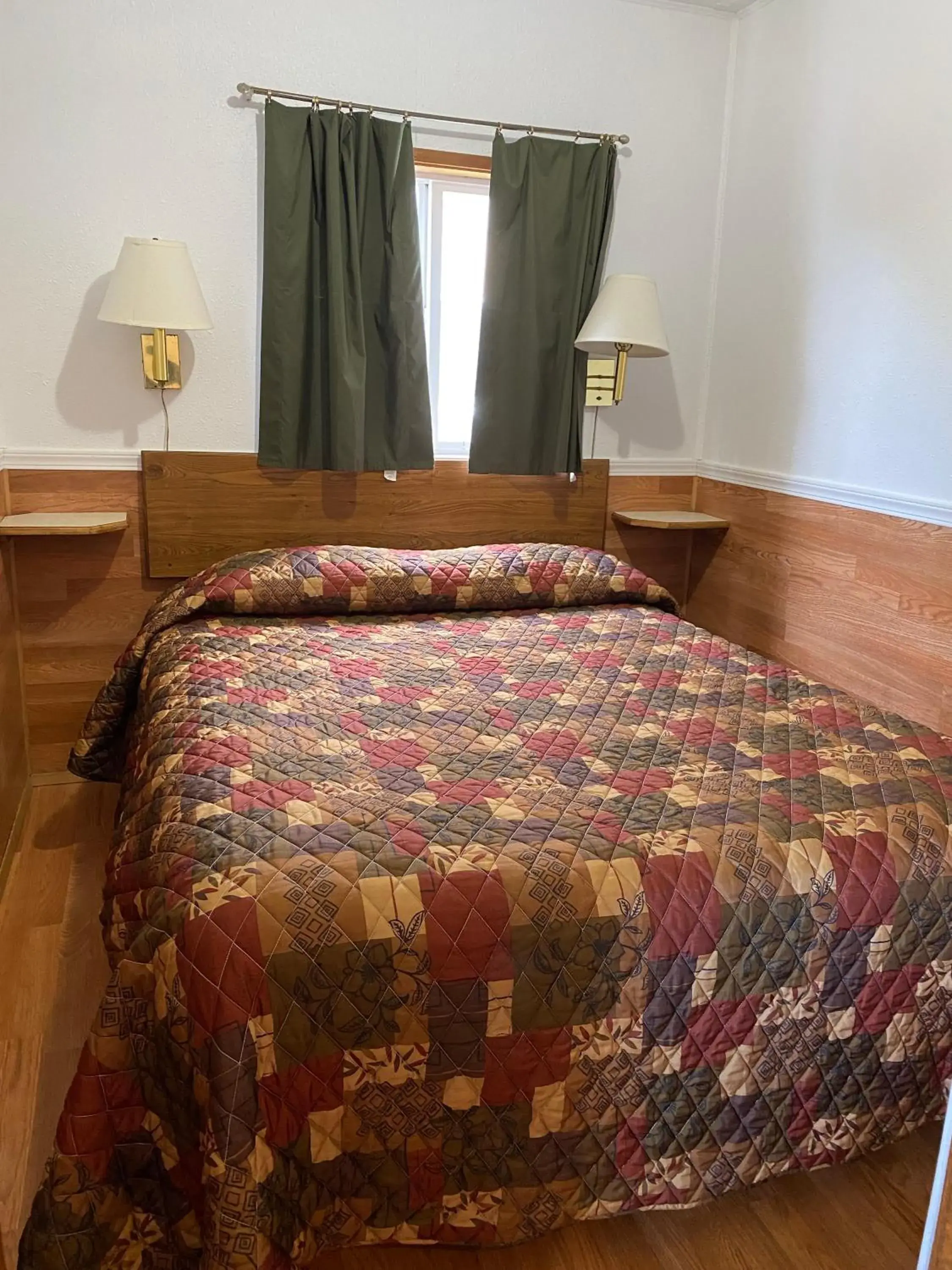 Double Room in Oceanside Ocean Front Cabins Double Room in Oceanside Ocean Front Cabins