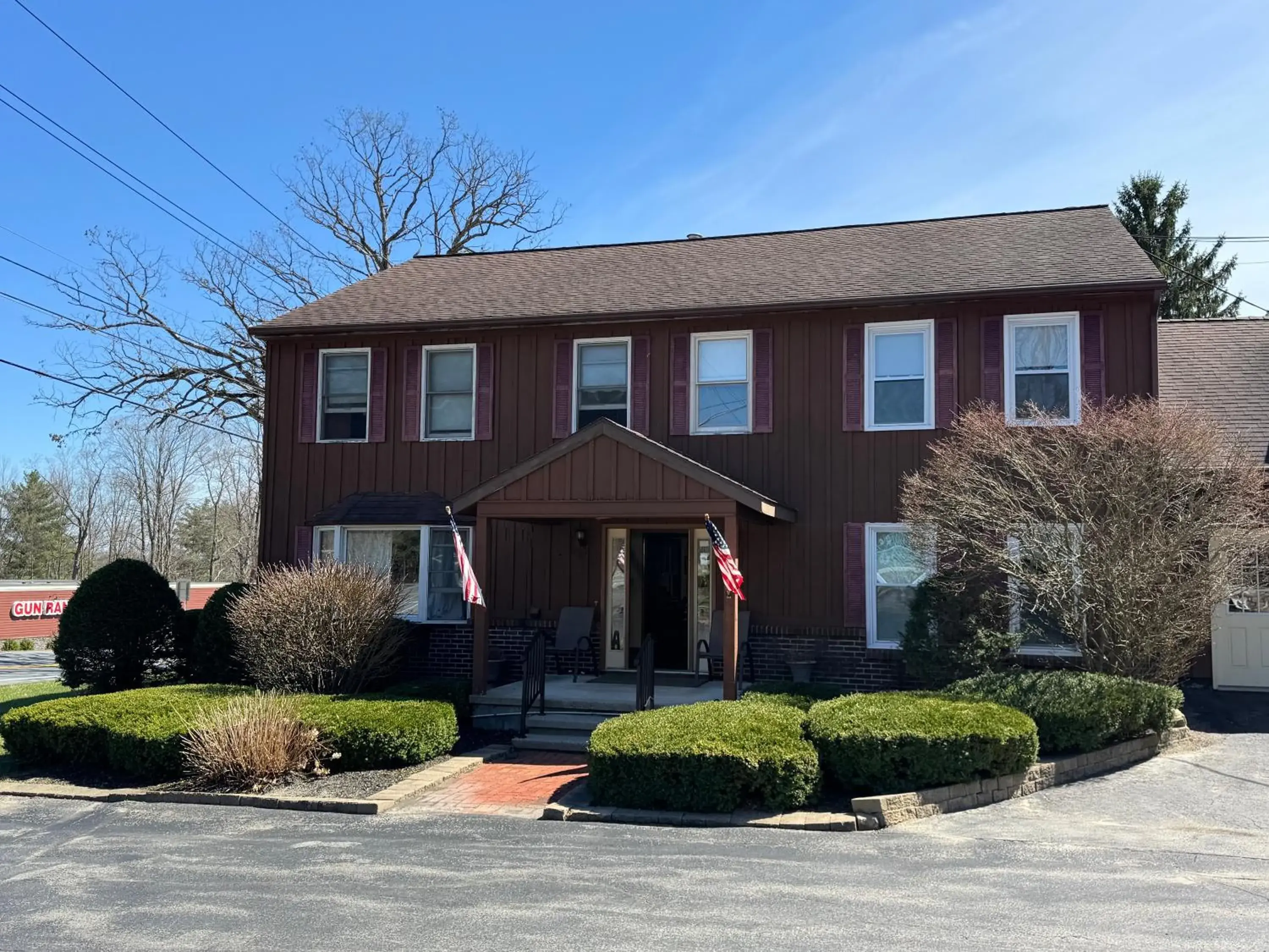 Four-Bedroom House in Mohican Resort Motel, Conveniently located to all Lake George attractions Four-Bedroom House in Mohican Resort Motel, Conveniently located to all Lake George attractions