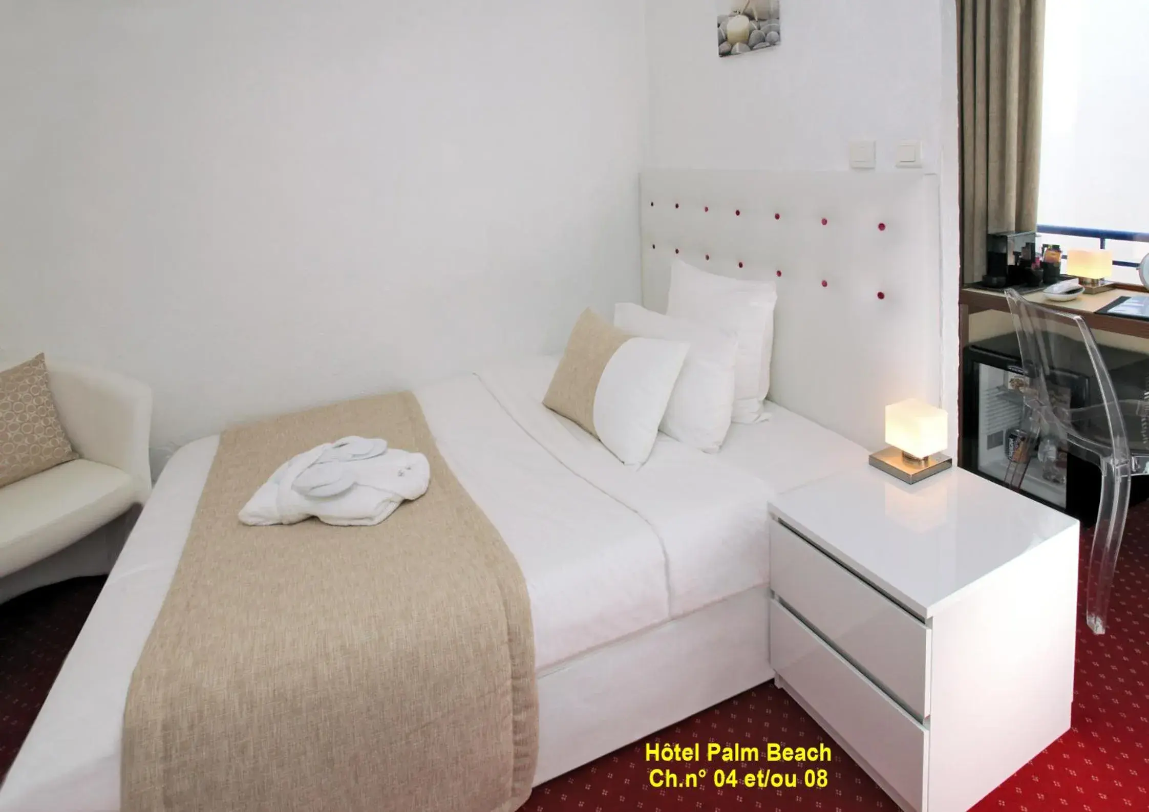 Single Room with Balcony in HOTEL PALM BEACH Single Room with Balcony in HOTEL PALM BEACH