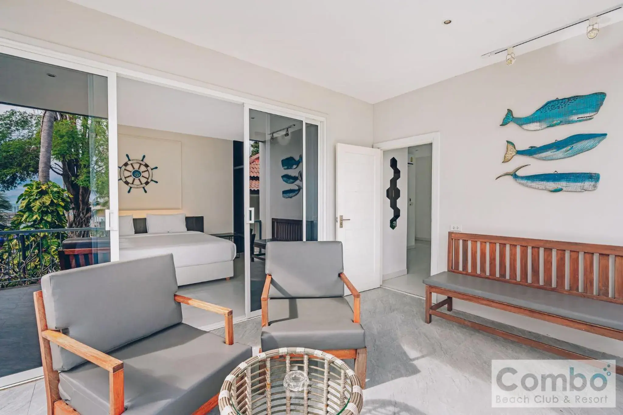 Premier Deluxe Suite with Balcony in Combo Beach Hotel Samui Premier Deluxe Suite with Balcony in Combo Beach Hotel Samui