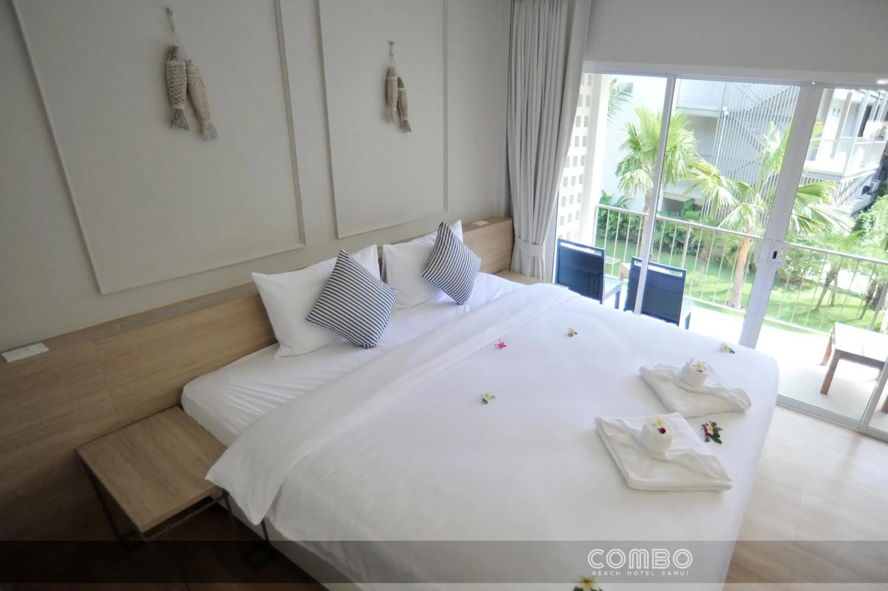 Grand Deluxe Double Room in Combo Beach Hotel Samui Grand Deluxe Double Room in Combo Beach Hotel Samui