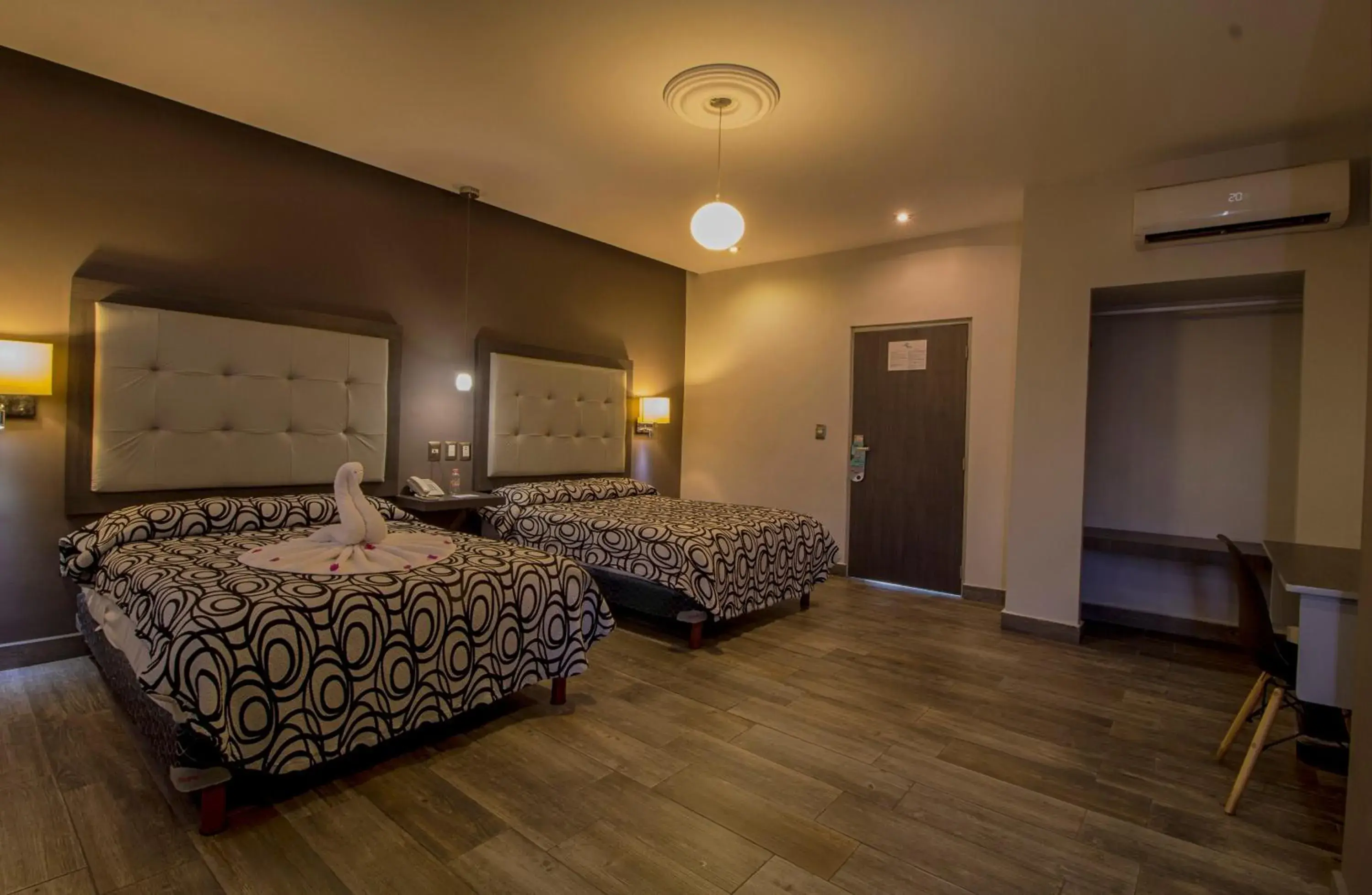 Standard Double Room with Two Double Beds in Hotel Flamingo Merida Standard Double Room with Two Double Beds in Hotel Flamingo Merida