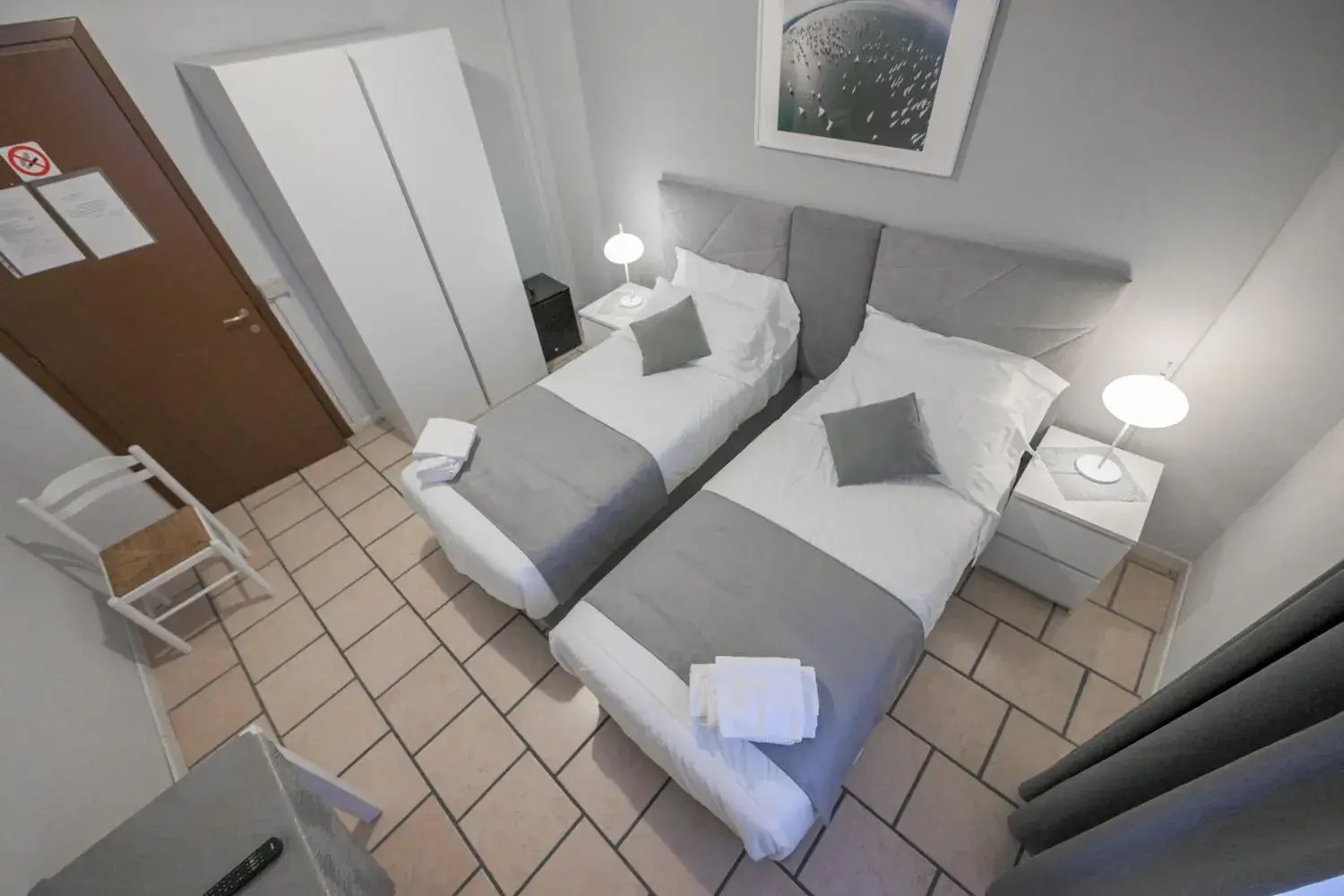 Single Room with Shared Bathroom in Affittacamere Berzi Single Room with Shared Bathroom in Affittacamere Berzi