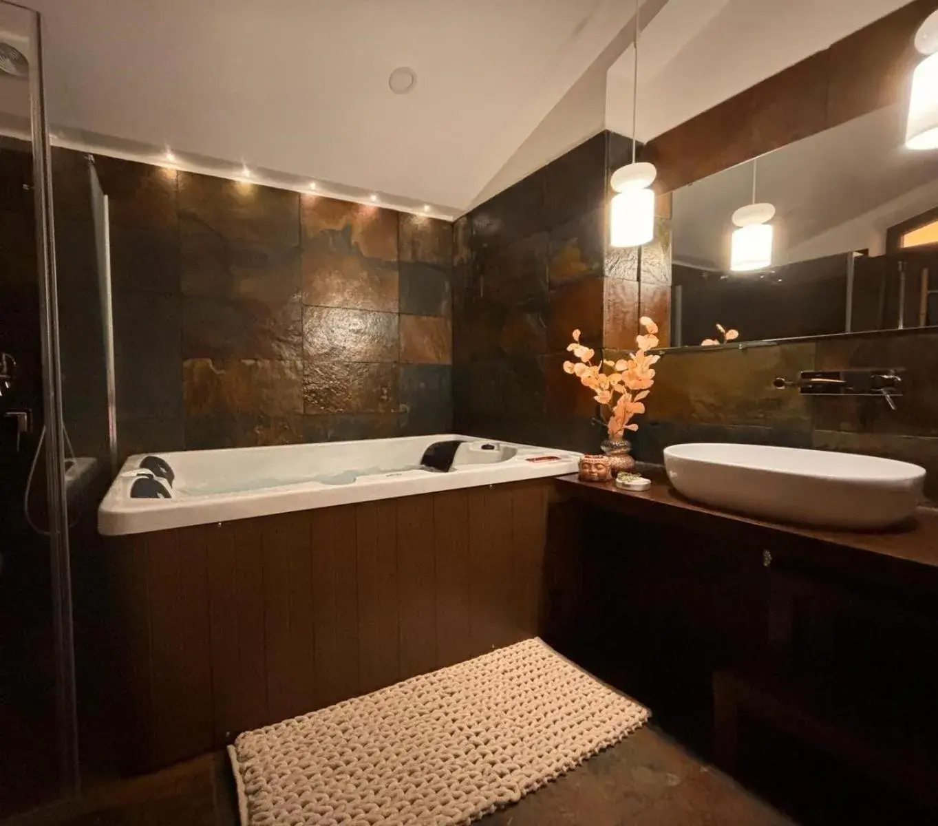 Queen Suite with Spa Bath in Monte Do Malhao - Art, Eco & Spa Queen Suite with Spa Bath in Monte Do Malhao - Art, Eco & Spa