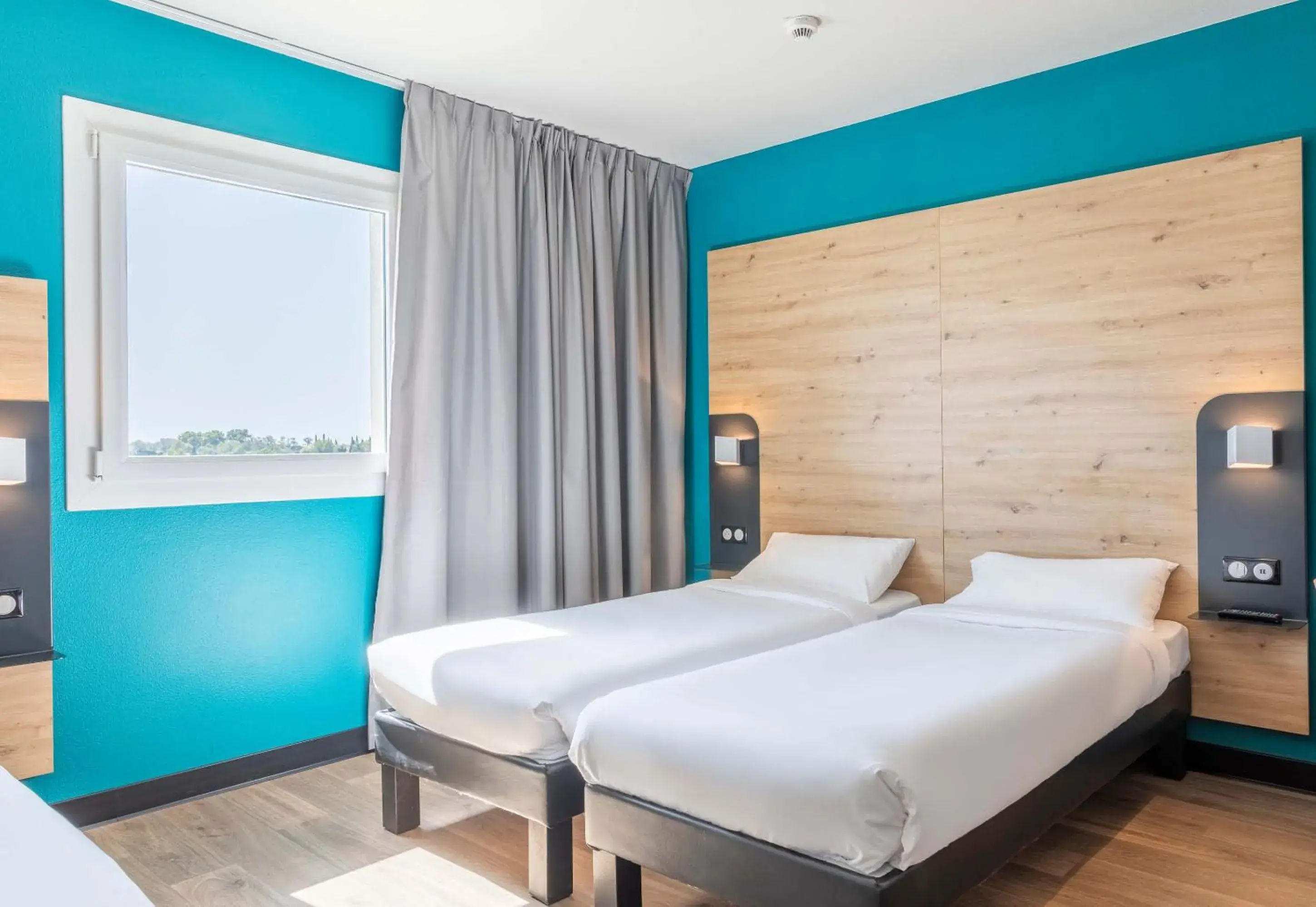 Classic Quadruple Room in B&B HOTEL Saint-Martin-de-Crau Alpilles Camargue Classic Quadruple Room in B&B HOTEL Saint-Martin-de-Crau Alpilles Camargue