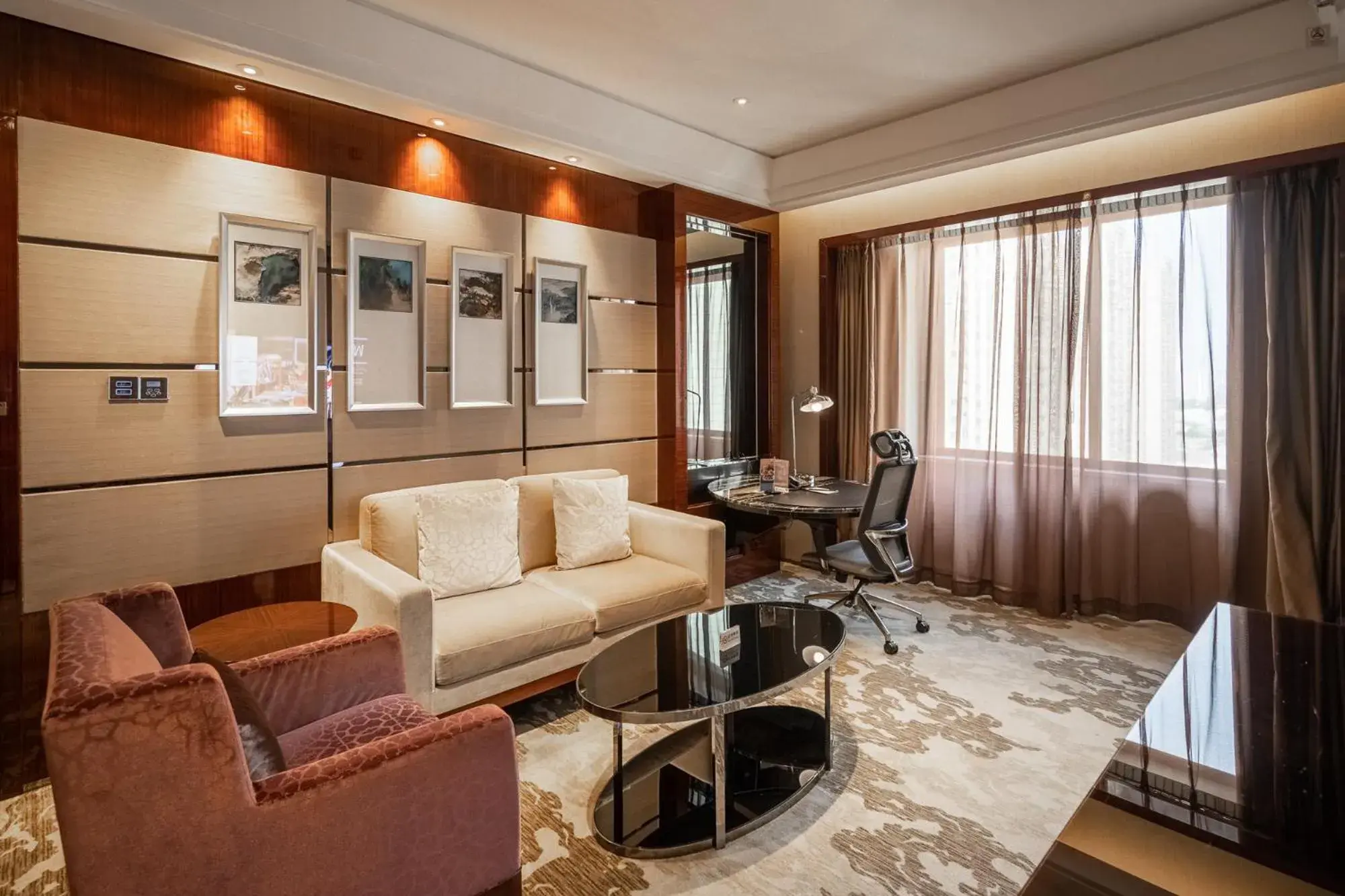 One-Bedroom King Suite - Lounge Access in Hilton Foshan - Free Shuttle Bus to Canton Fair One-Bedroom King Suite - Lounge Access in Hilton Foshan - Free Shuttle Bus to Canton Fair