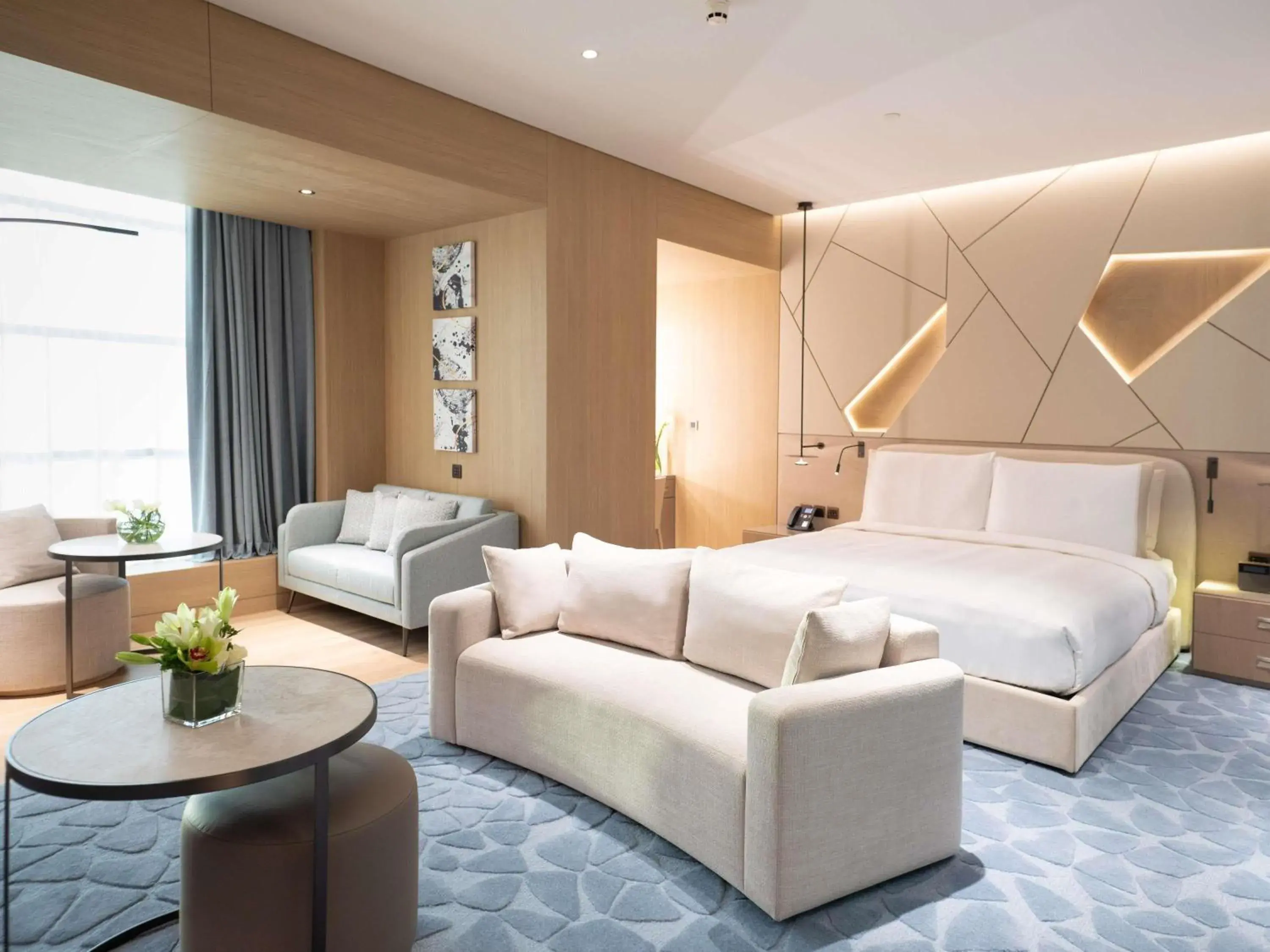 Business King Suite in La Cigale Hotel Managed by Accor Business King Suite in La Cigale Hotel Managed by Accor