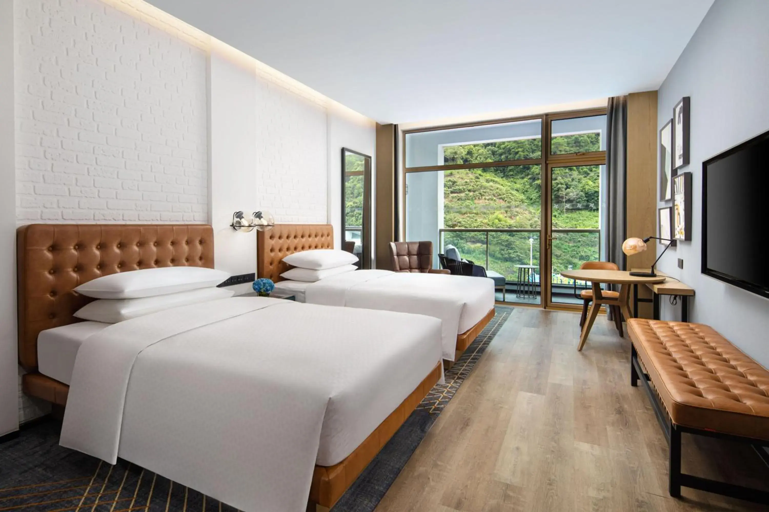 Deluxe Double Room with Balcony and Mountain View in Four Points by Sheraton Qiandao Lake Deluxe Double Room with Balcony and Mountain View in Four Points by Sheraton Qiandao Lake