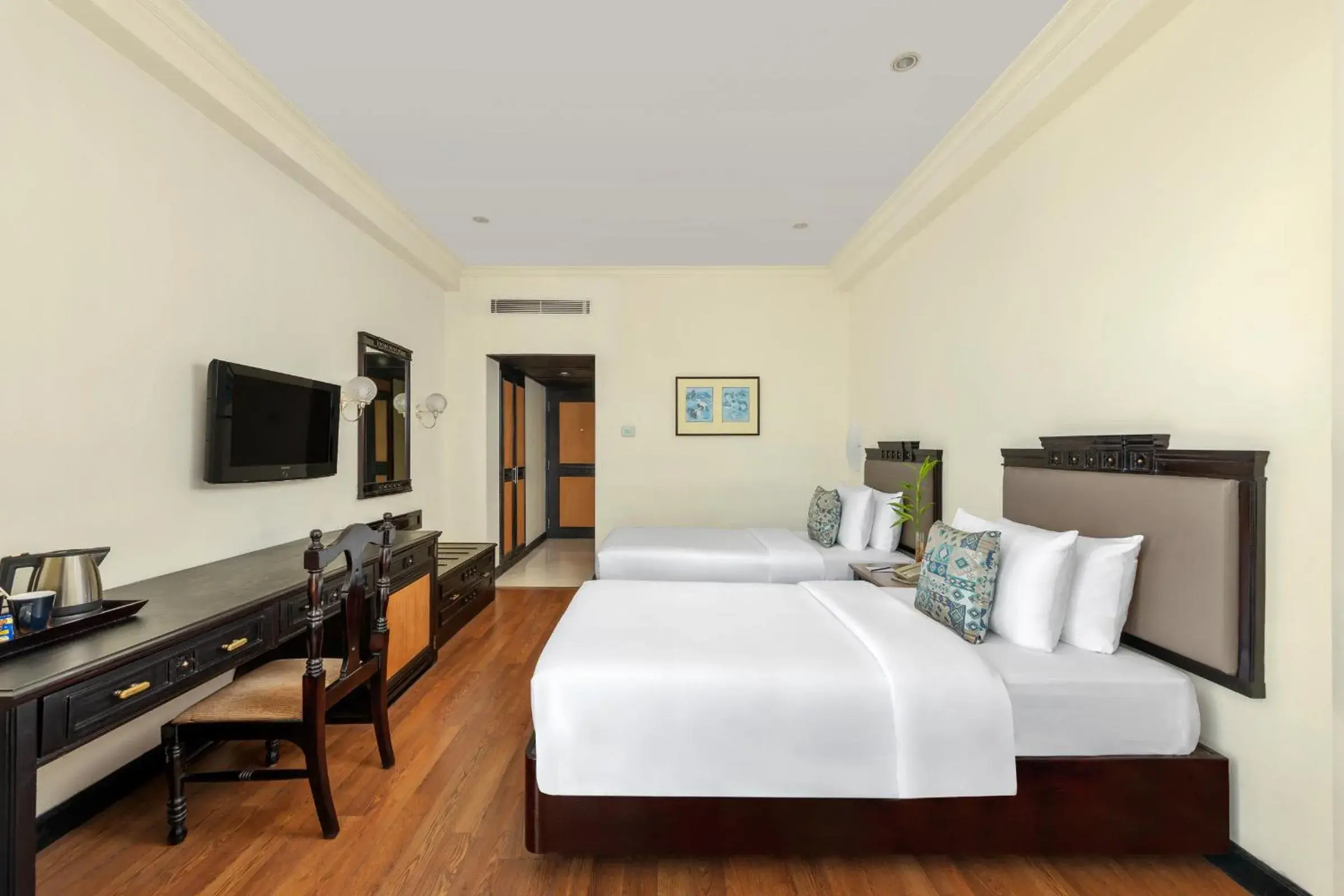 Superior Room City View Twin Bed - single occupancy in Vivanta Ernakulam, Marine Drive Superior Room City View Twin Bed - single occupancy in Vivanta Ernakulam, Marine Drive
