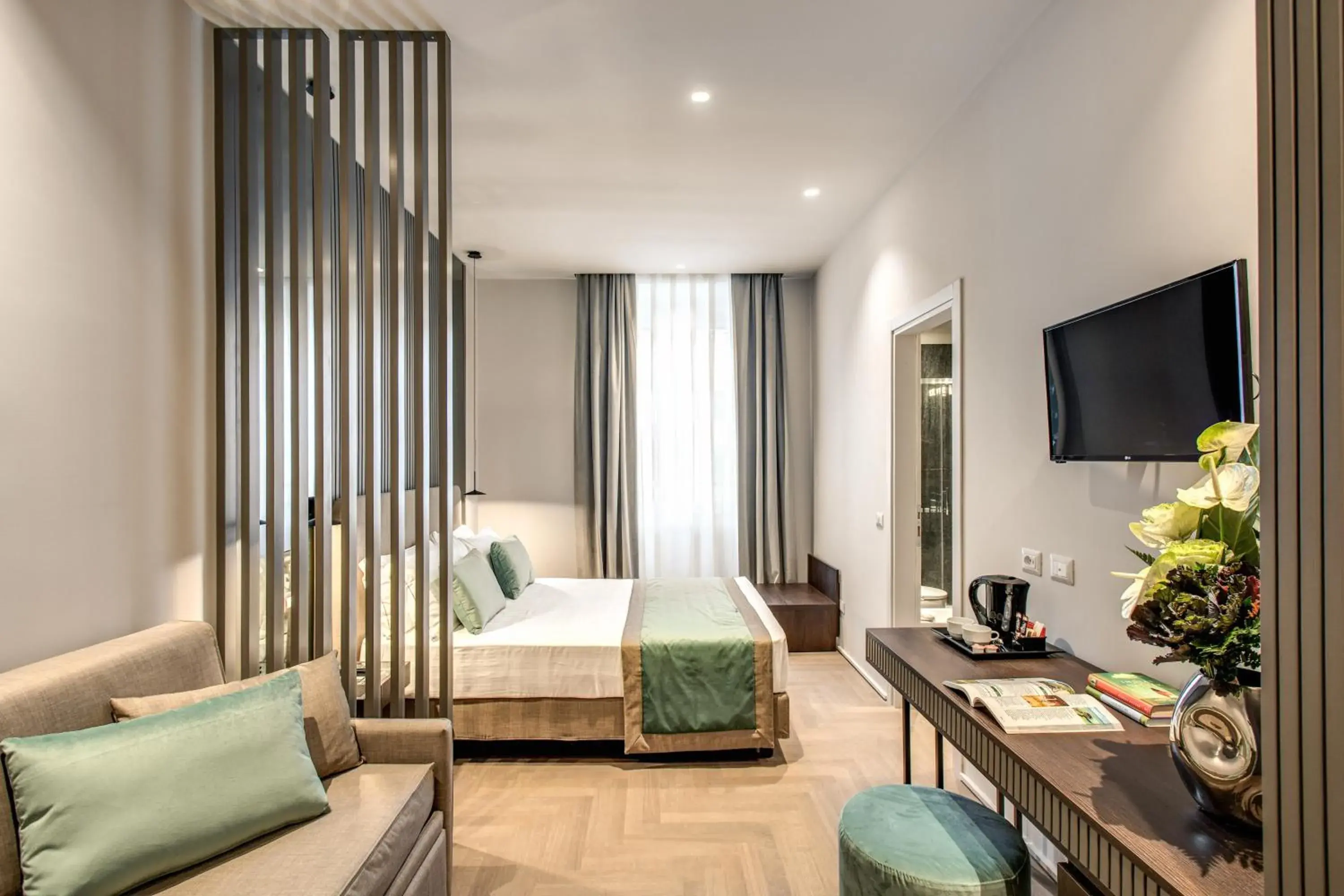 Junior Suite in Hotel 77 Seventy-Seven - Maison D'Art Collection Junior Suite in Hotel 77 Seventy-Seven - Maison D'Art Collection