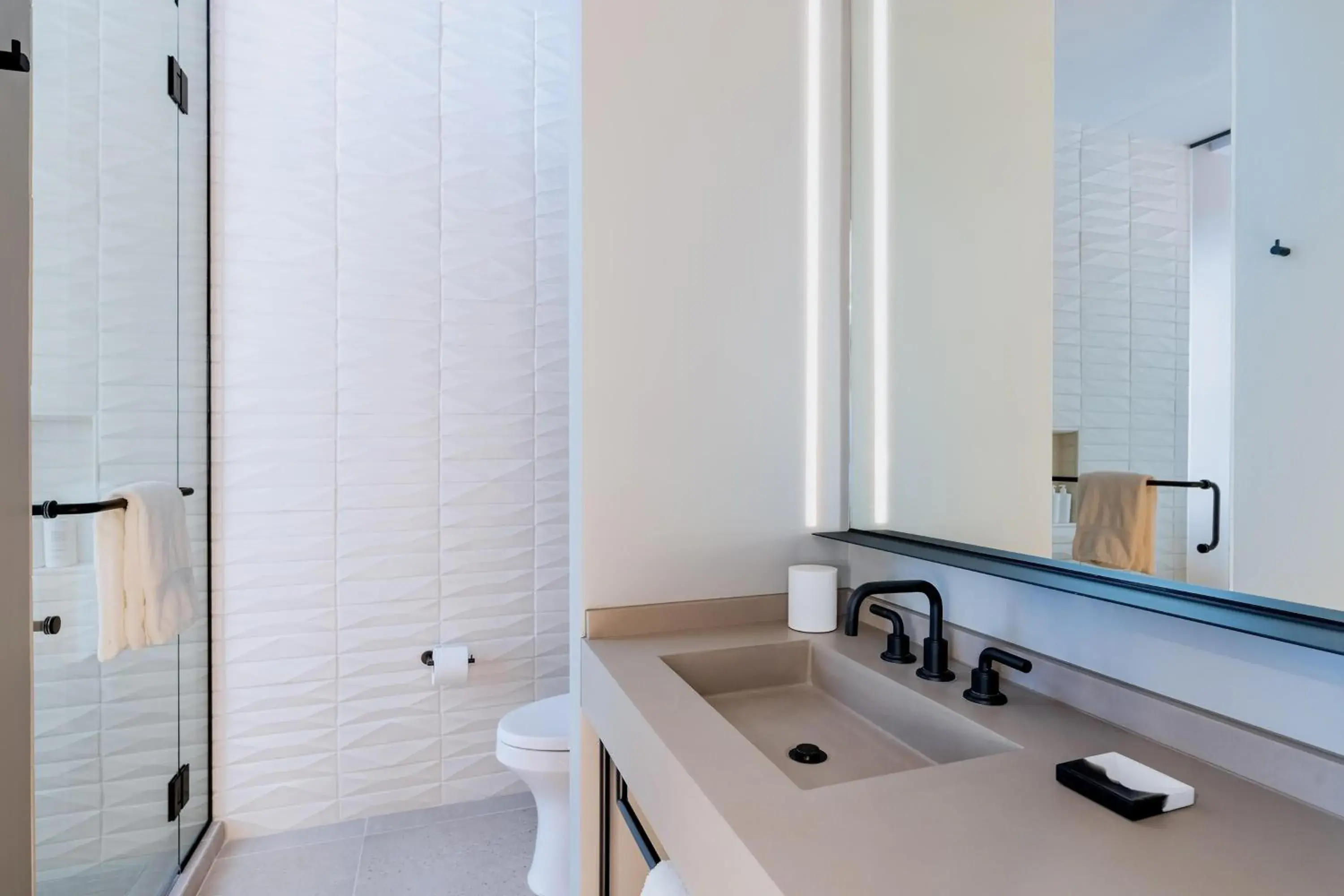 Queen Room with Two Queen Beds and Balcony in The Shay, a Destination by Hyatt Queen Room with Two Queen Beds and Balcony in The Shay, a Destination by Hyatt