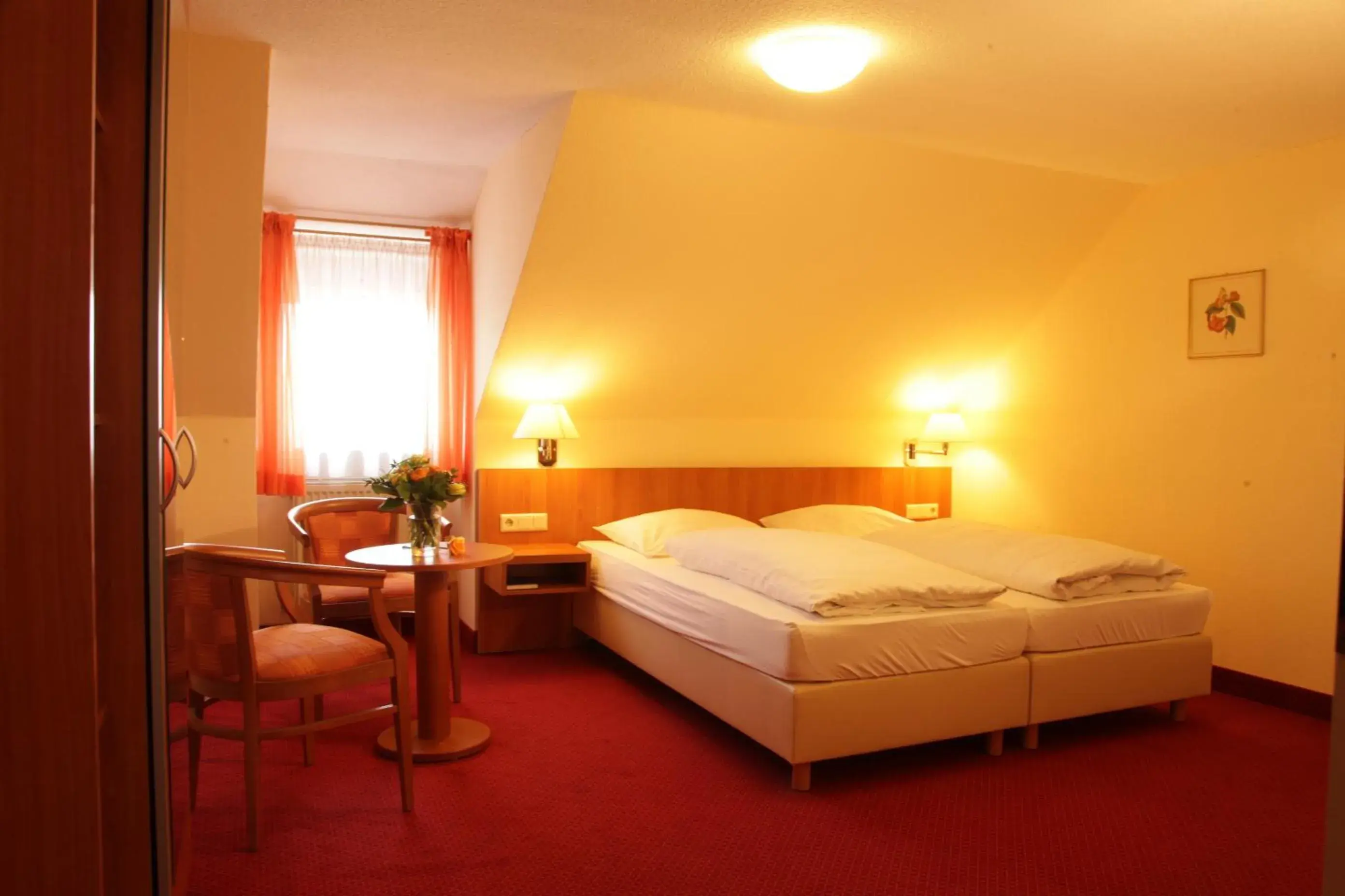 Double Room in Hotel-Restaurant Zum Kirschbaum Double Room in Hotel-Restaurant Zum Kirschbaum
