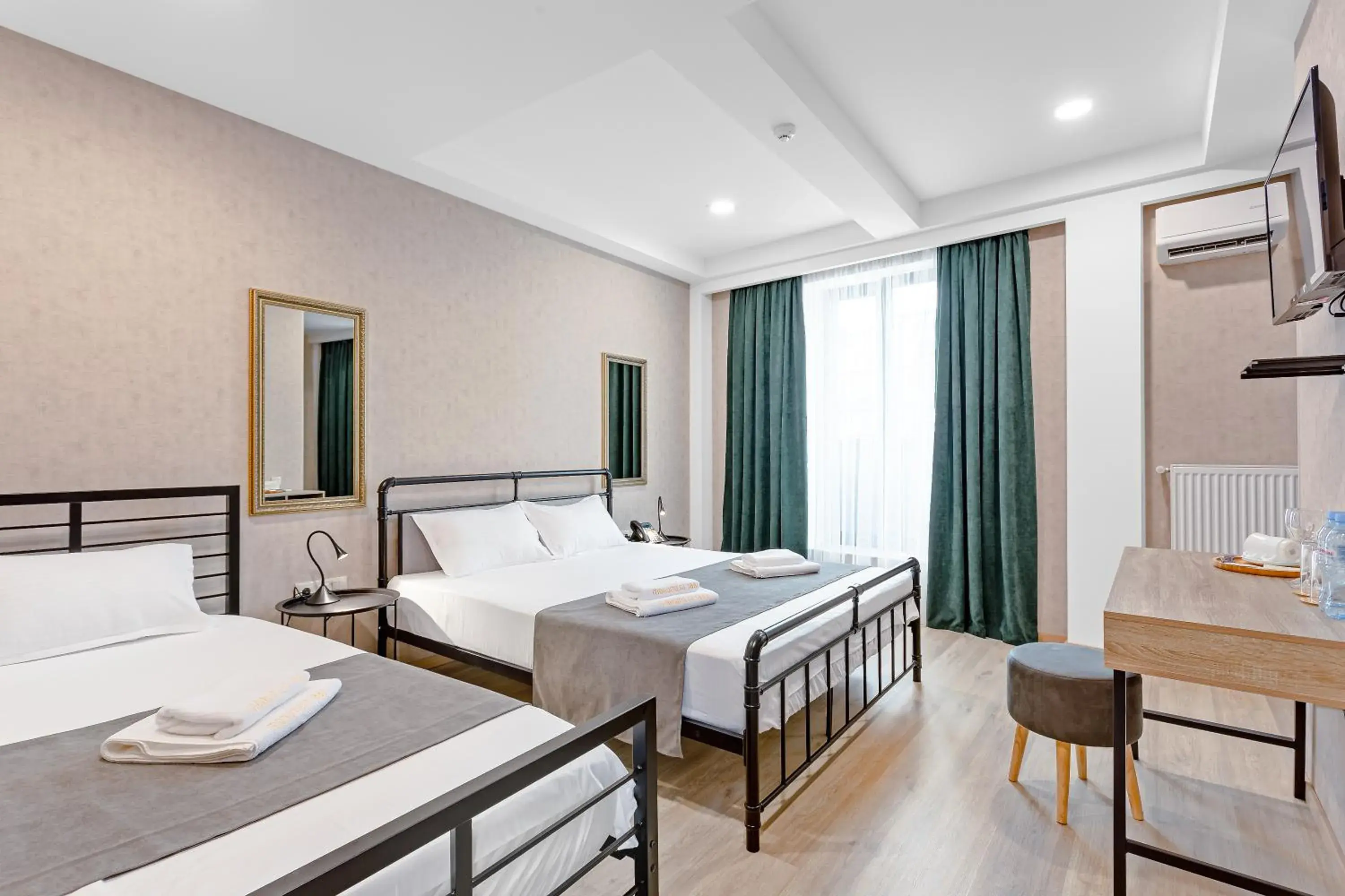 Triple Room - single occupancy in Monument1880 Triple Room - single occupancy in Monument1880