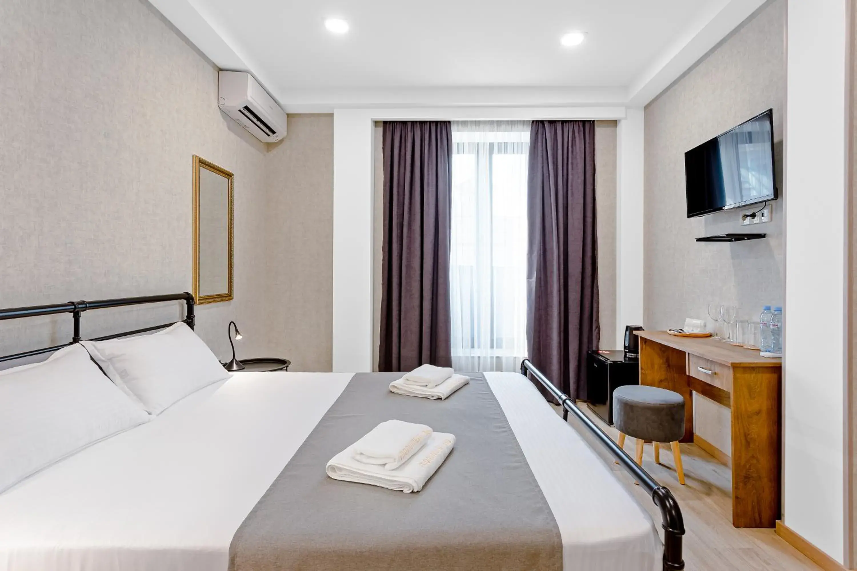 Double Room in Monument1880 Double Room in Monument1880