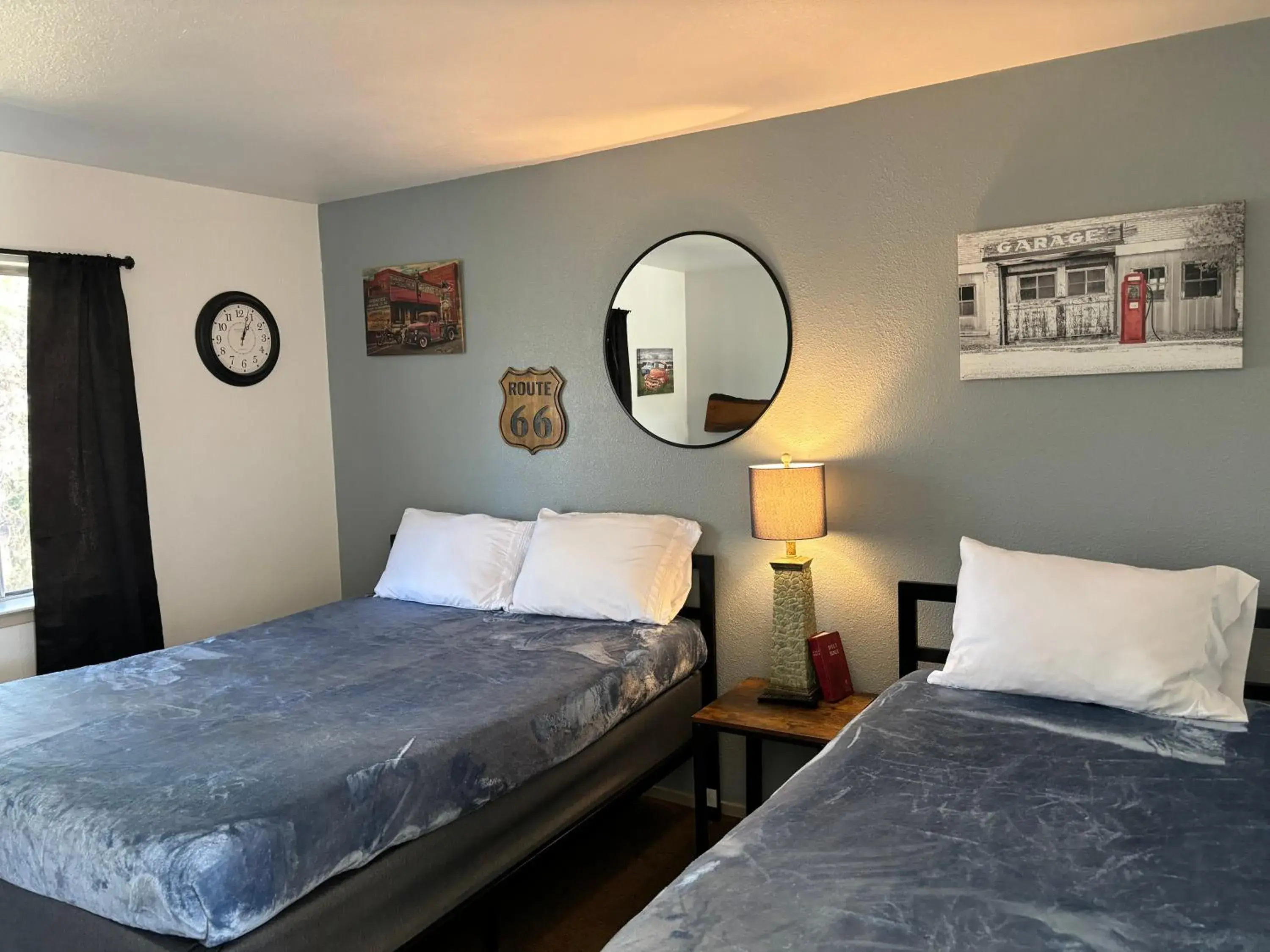 Double Room with Mountain View - single occupancy in Brownsville Motel Double Room with Mountain View - single occupancy in Brownsville Motel