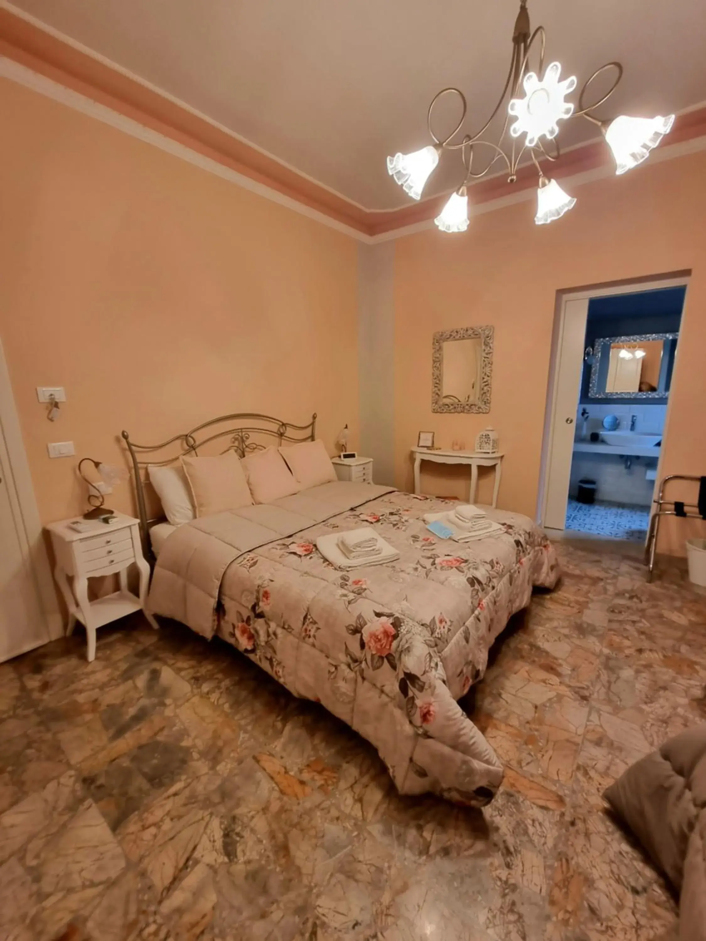 Deluxe Room (2 Adults + 1 Child) in B&B Le rose di Paola Deluxe Room (2 Adults + 1 Child) in B&B Le rose di Paola