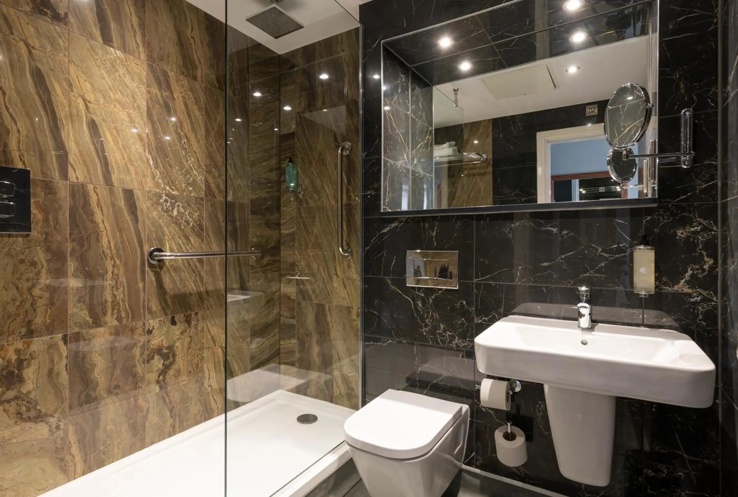 Family Room in Keavan's Port Hotel, Dublin Family Room in Keavan's Port Hotel, Dublin