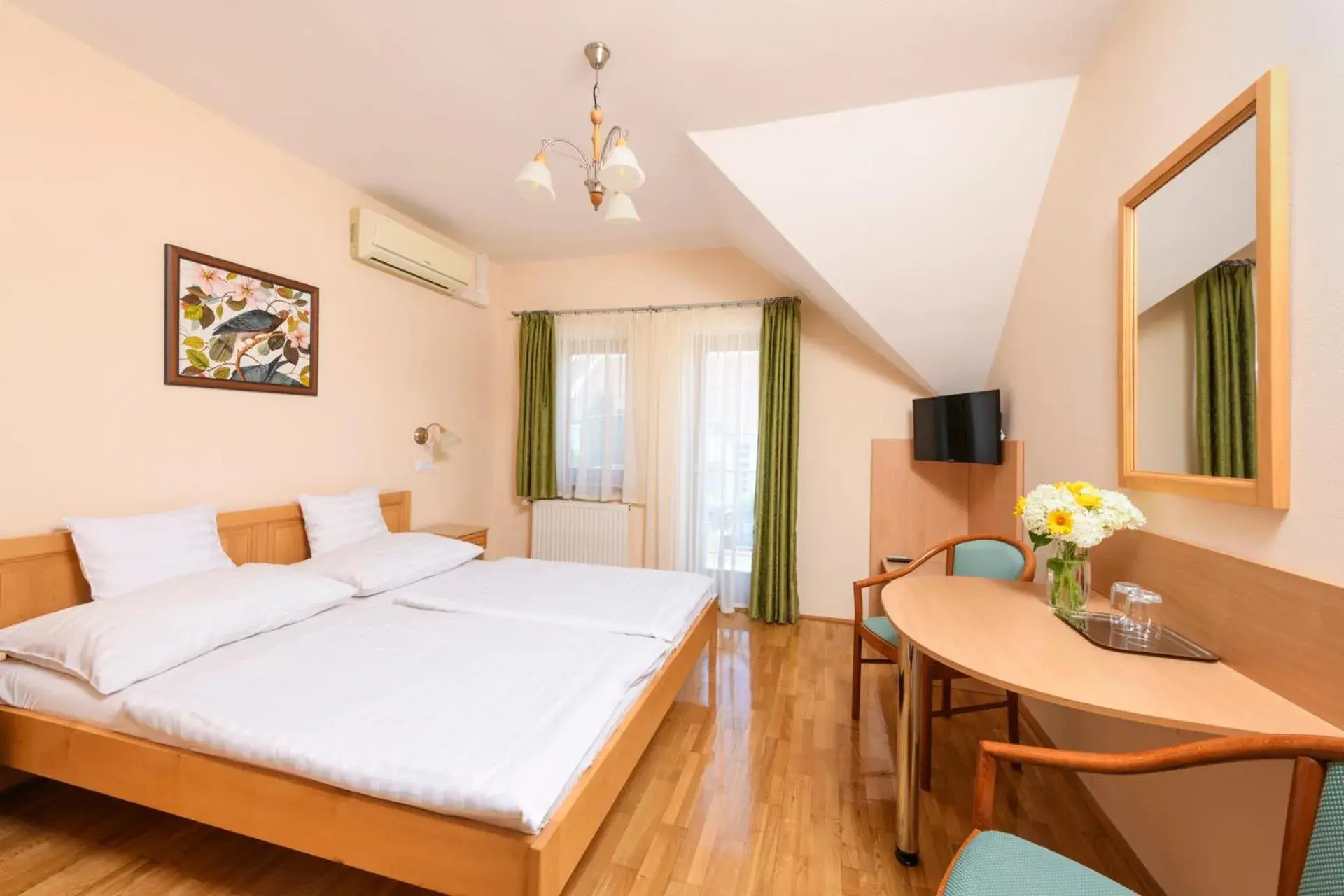 Comfort Double Room - single occupancy in Ametiszt Hotel Harkány Comfort Double Room - single occupancy in Ametiszt Hotel Harkány