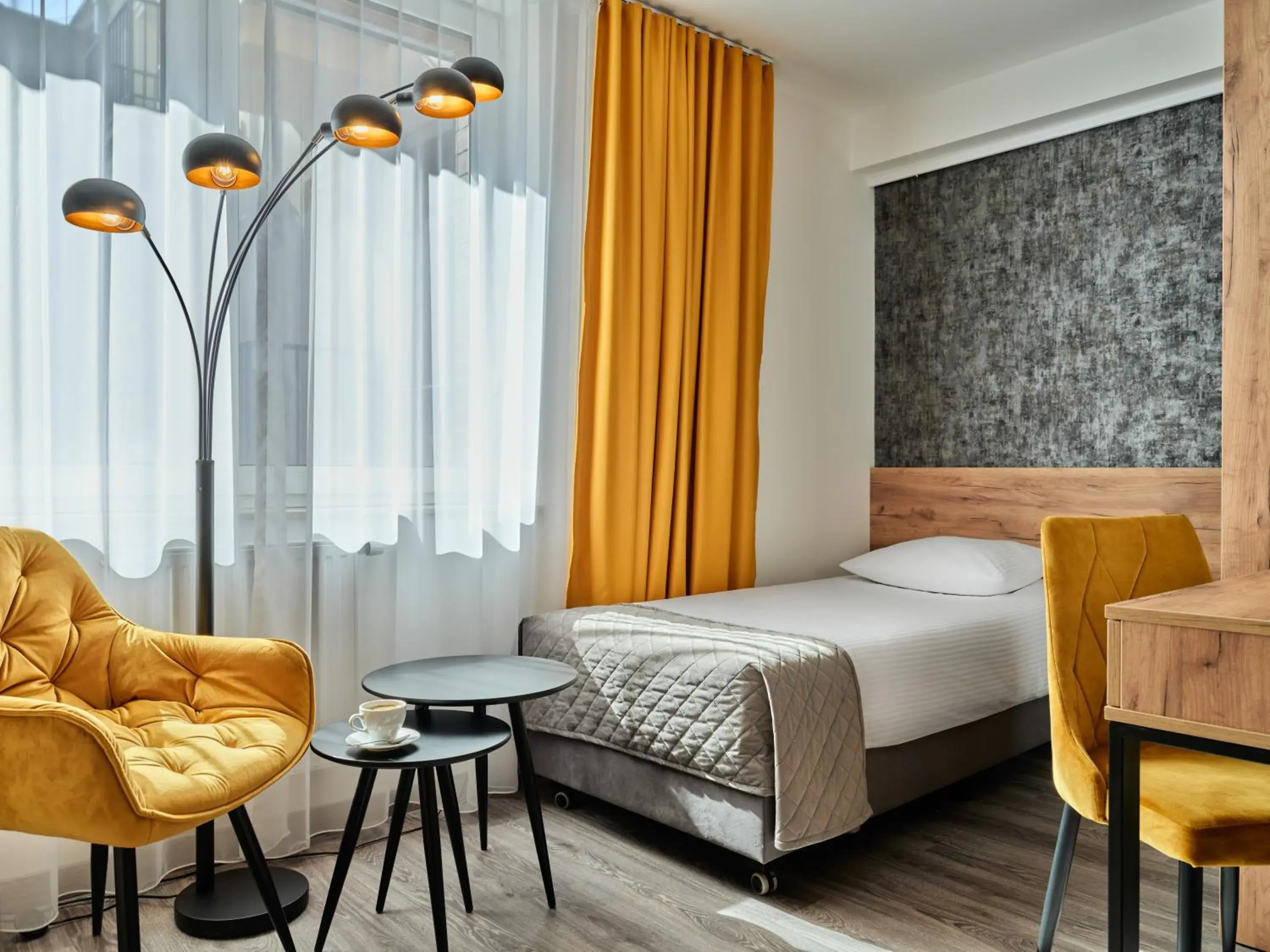 Single Room in 1891 Garni Hotel Single Room in 1891 Garni Hotel