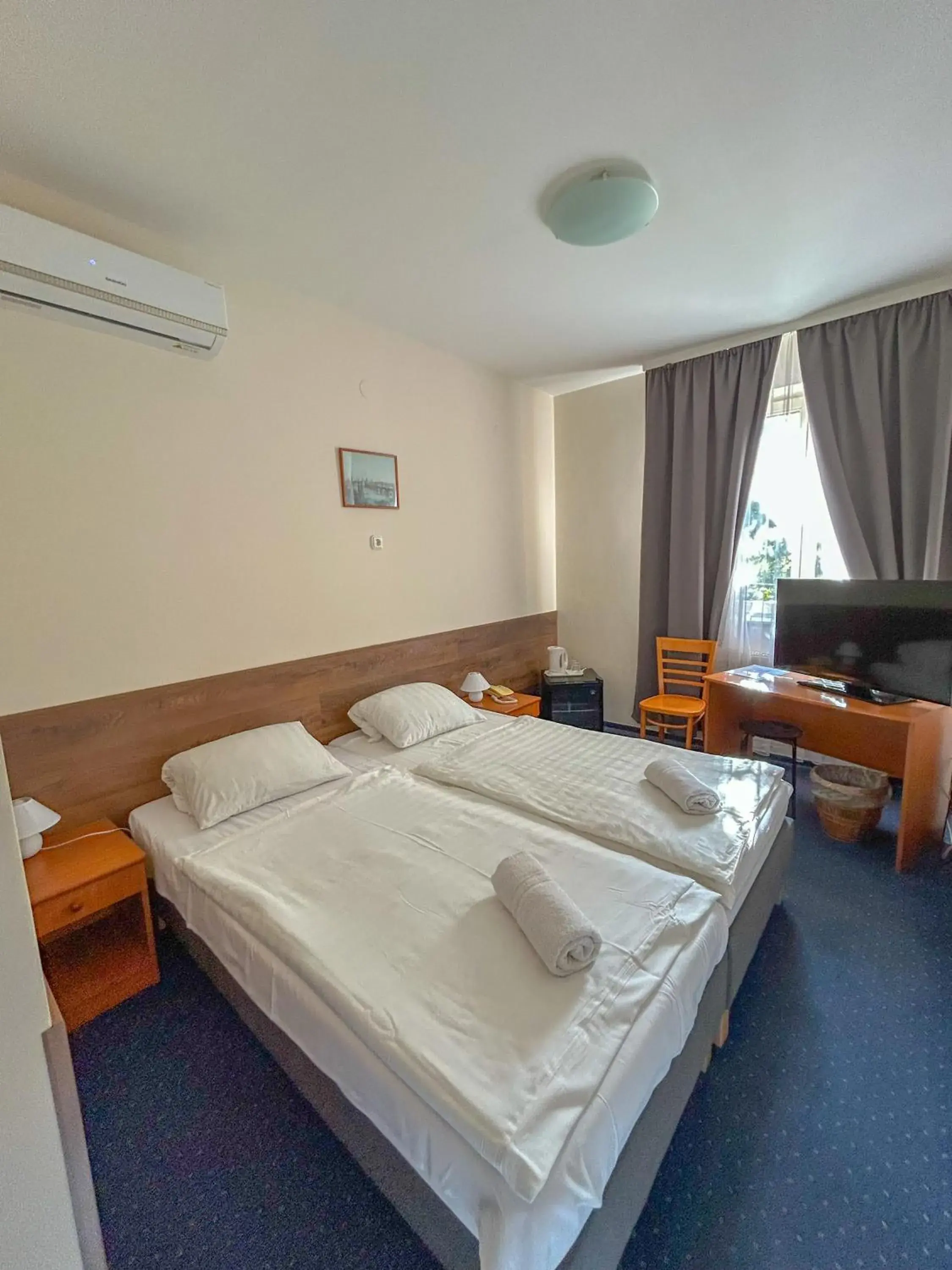 Double Room - single occupancy in Corvin Hotel Double Room - single occupancy in Corvin Hotel