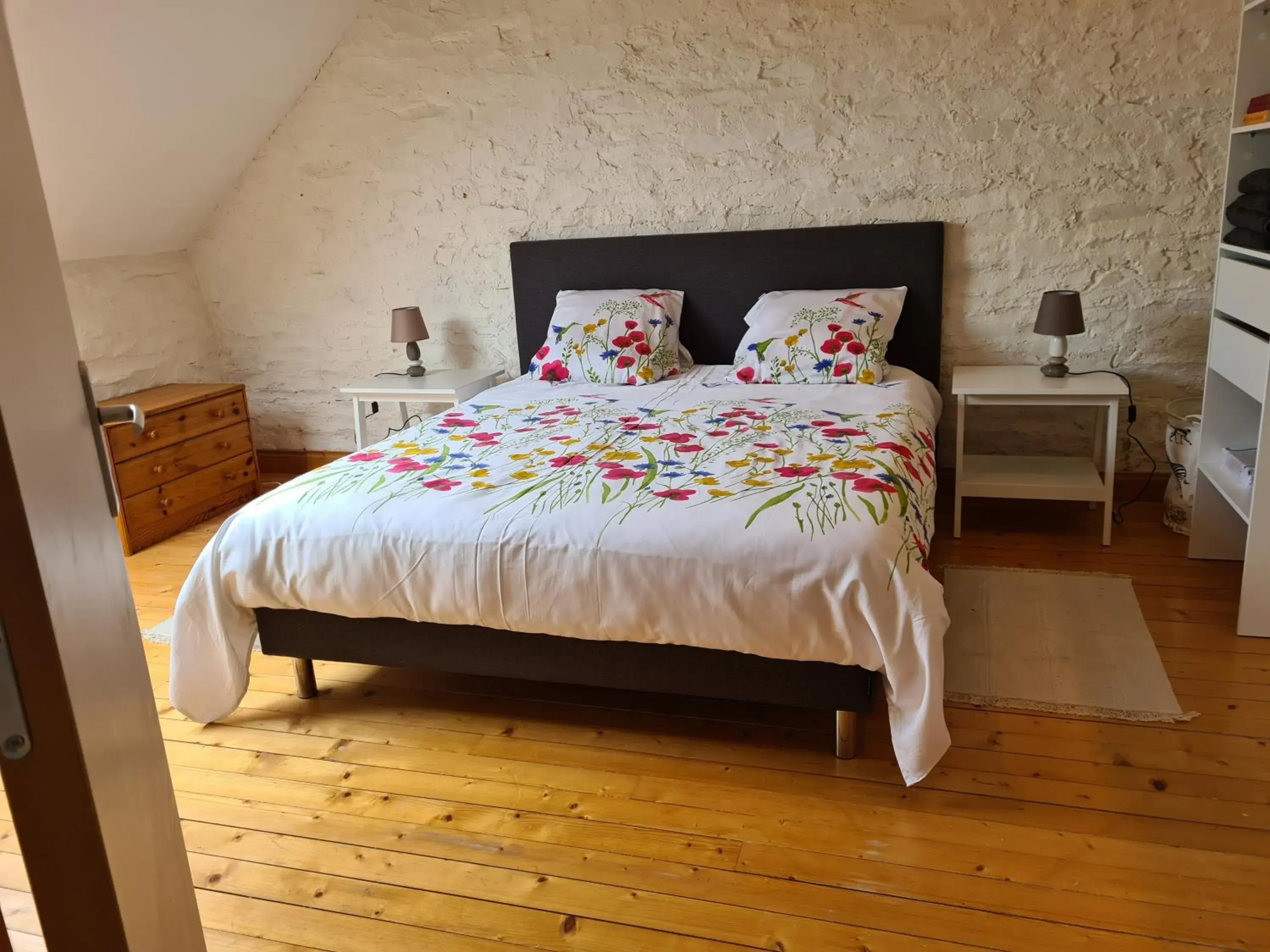 L'Eléphant Heureux L'Eléphant Heureux