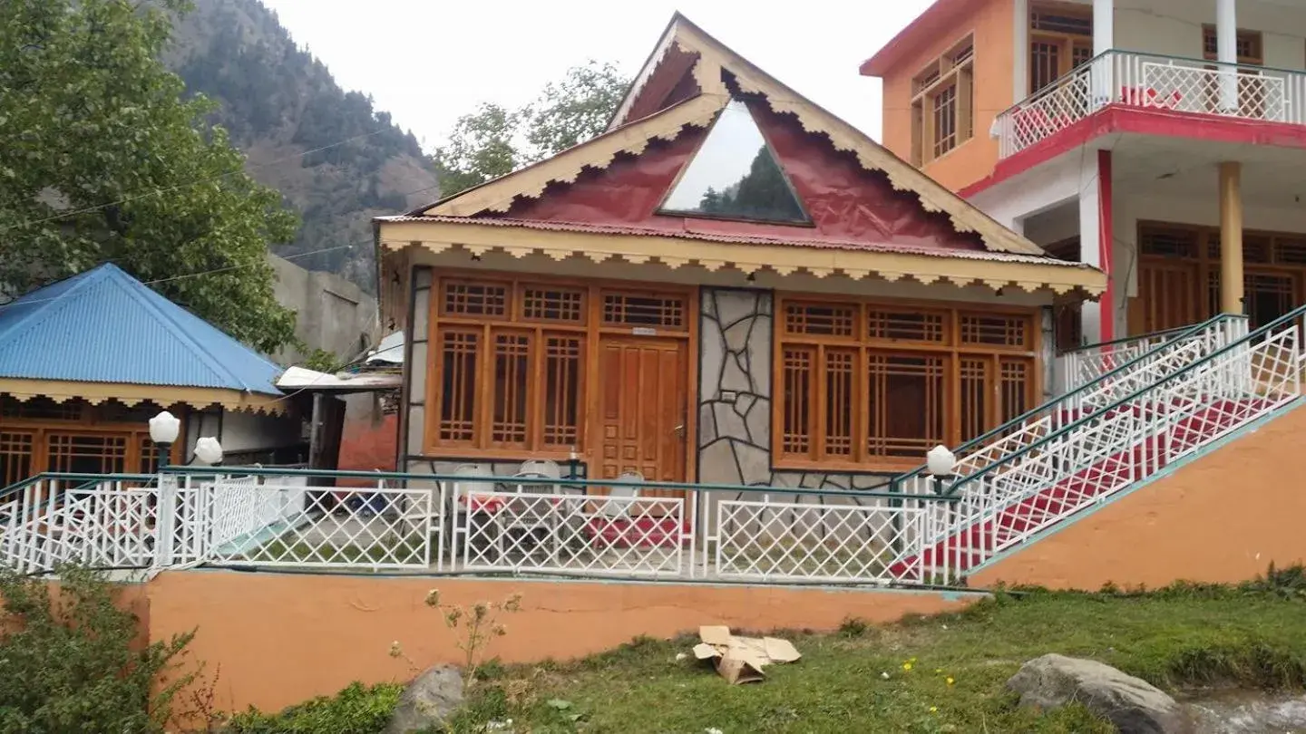 Manila Huts Manila Huts