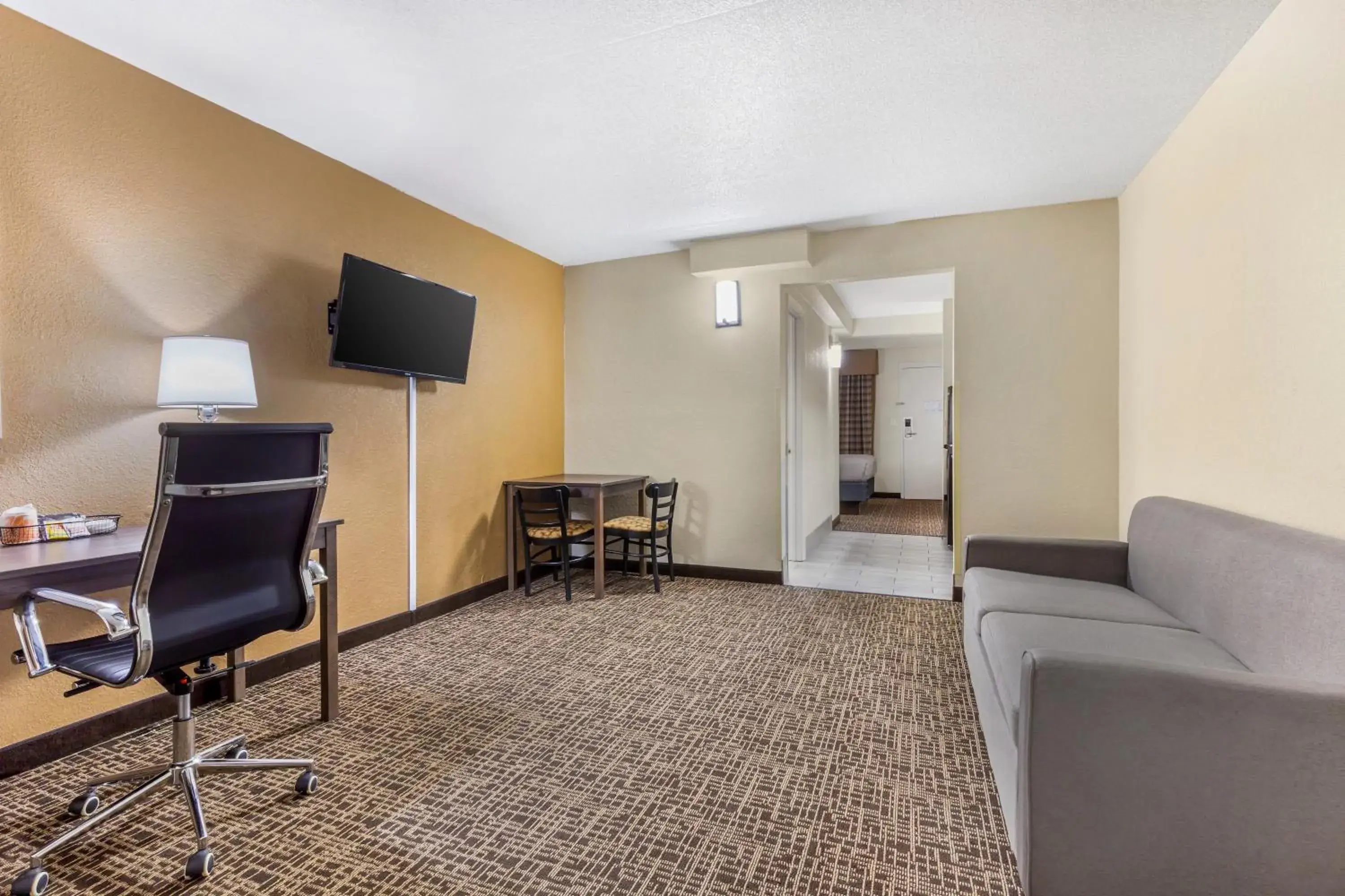 Efficiency Suite with Two Doubles - Non Smoking in Quality Inn & Suites Spring Lake - Fayetteville near Fort Bragg Efficiency Suite with Two Doubles - Non Smoking in Quality Inn & Suites Spring Lake - Fayetteville near Fort Bragg