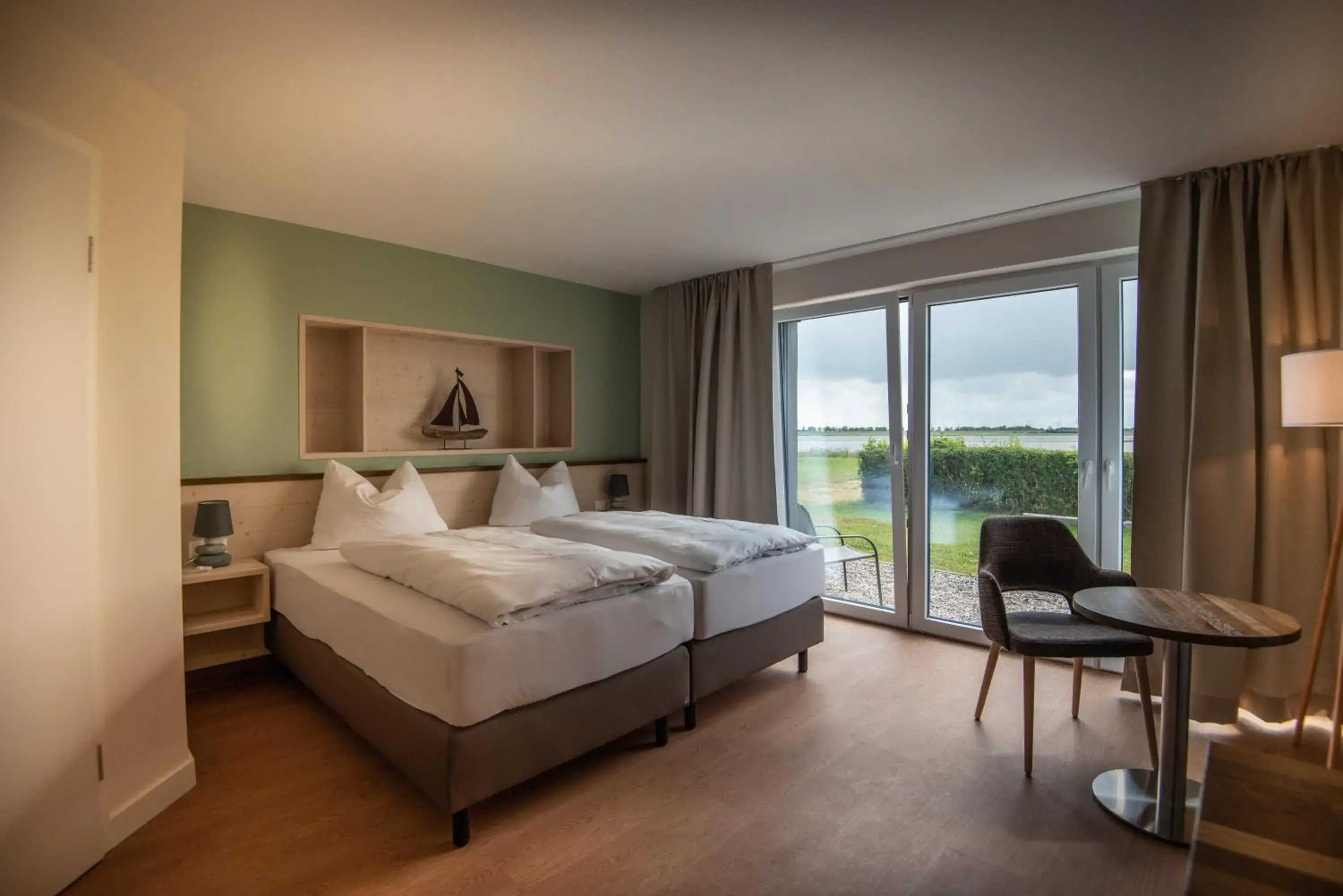 Doppelzimmer Komfort Wasserseite - single occupancy in BE BIO Hotel be natural - direkt am Wasser Doppelzimmer Komfort Wasserseite - single occupancy in BE BIO Hotel be natural - direkt am Wasser