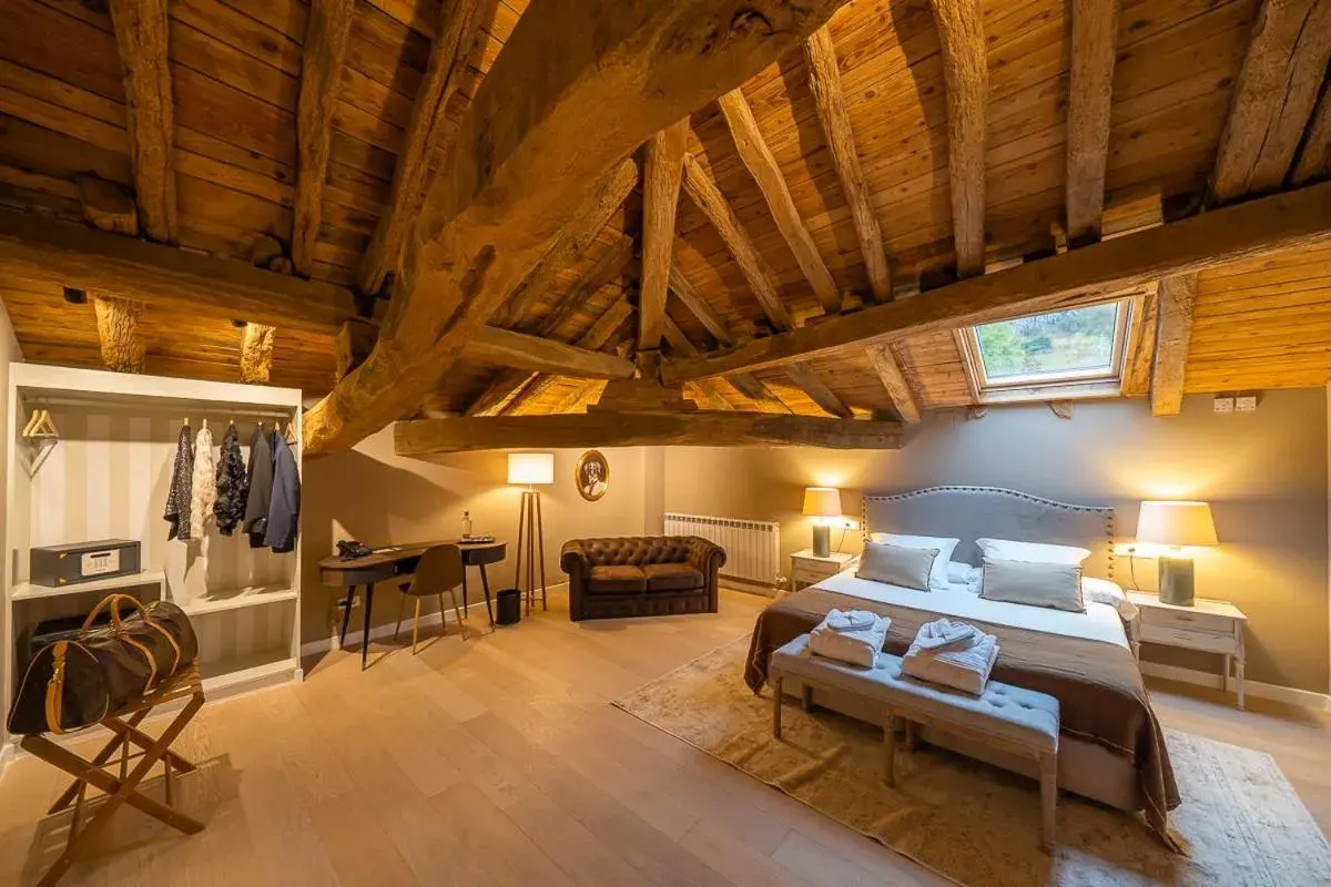 Superior Double Room in Hotel Palacio De Luko Superior Double Room in Hotel Palacio De Luko