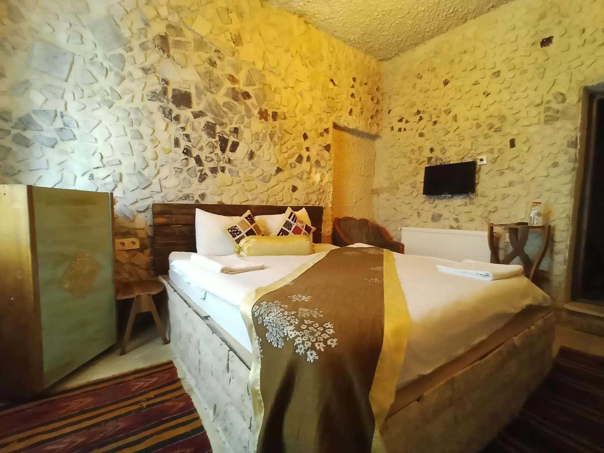Deluxe Double Room with Balcony in stone age cappadocia Deluxe Double Room with Balcony in stone age cappadocia