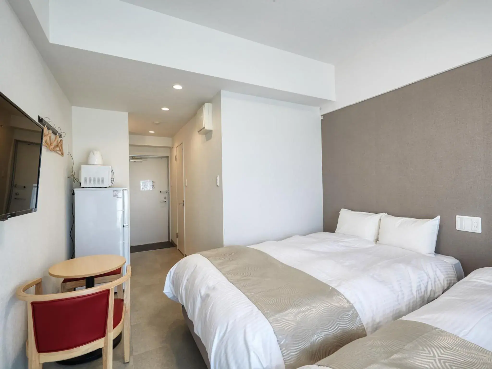 Twin Room with Bathroom - single occupancy in BiBi Hotel NAHA KUME Twin Room with Bathroom - single occupancy in BiBi Hotel NAHA KUME