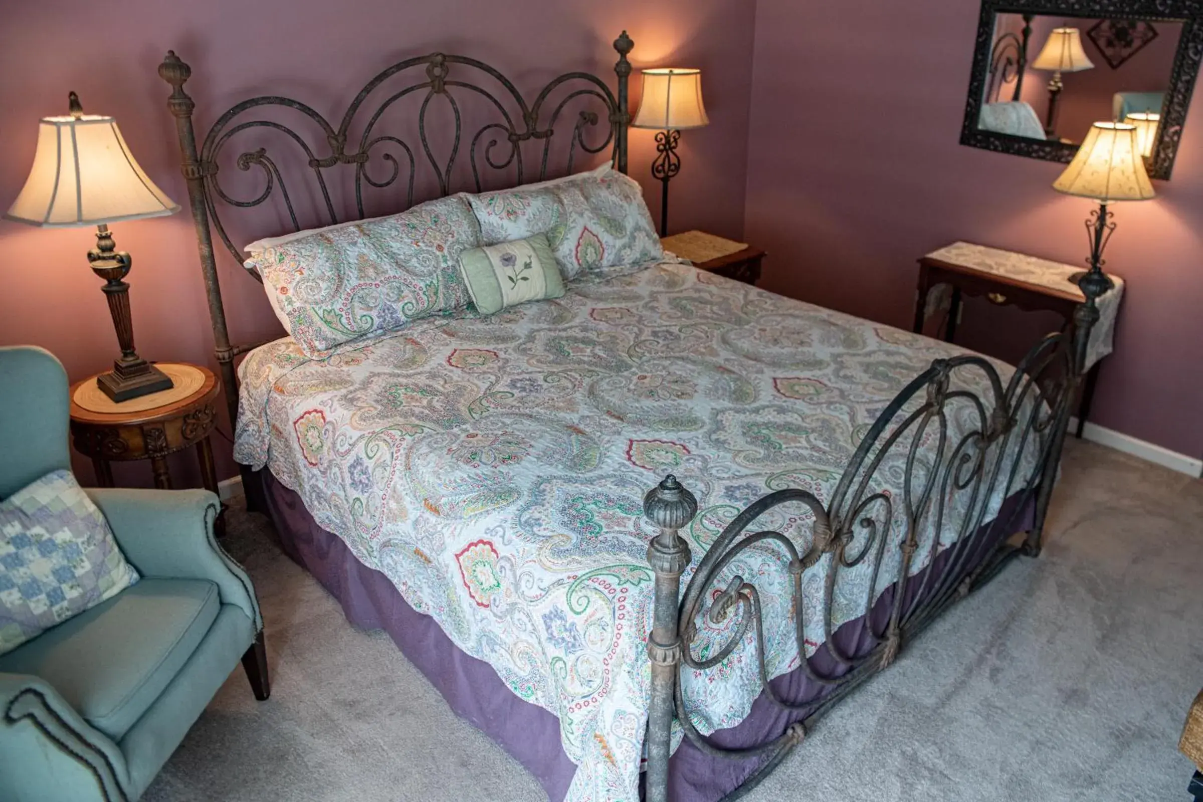 Superior Queen Room in Elk River Hotel & Cafe Superior Queen Room in Elk River Hotel & Cafe