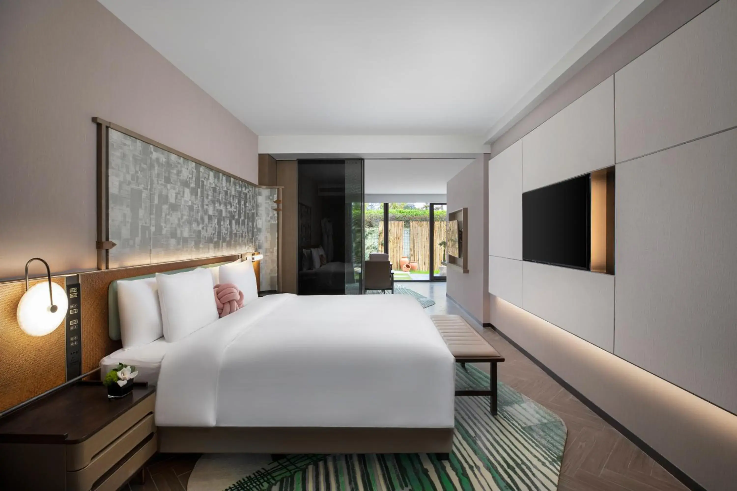Premium King Room with Courtyard View in Hotel Indigo Suzhou Yangcheng Lake by IHG Premium King Room with Courtyard View in Hotel Indigo Suzhou Yangcheng Lake by IHG