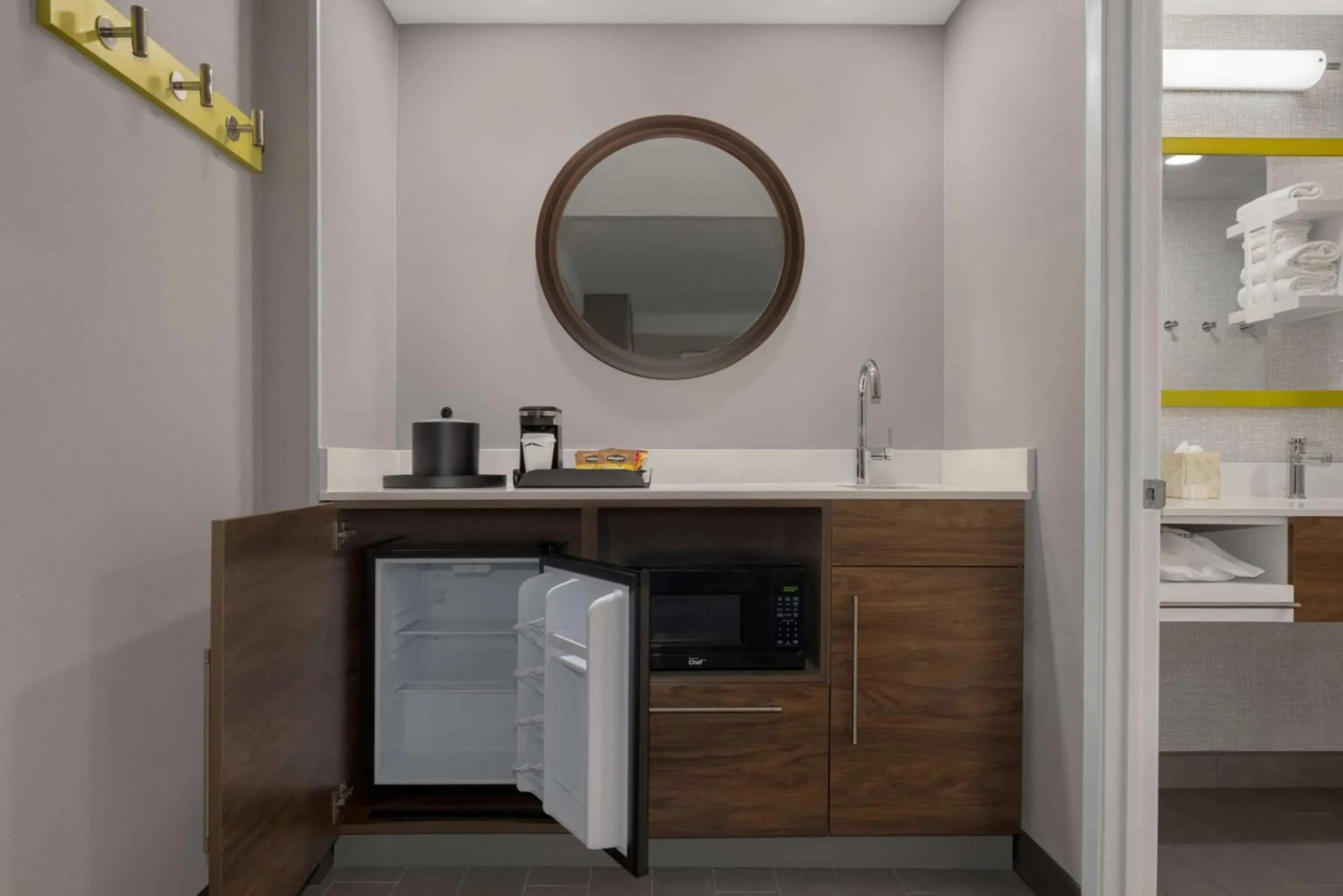 King Studio Suite in Hampton Inn & Suites by Hilton Toronto Downtown King Studio Suite in Hampton Inn & Suites by Hilton Toronto Downtown