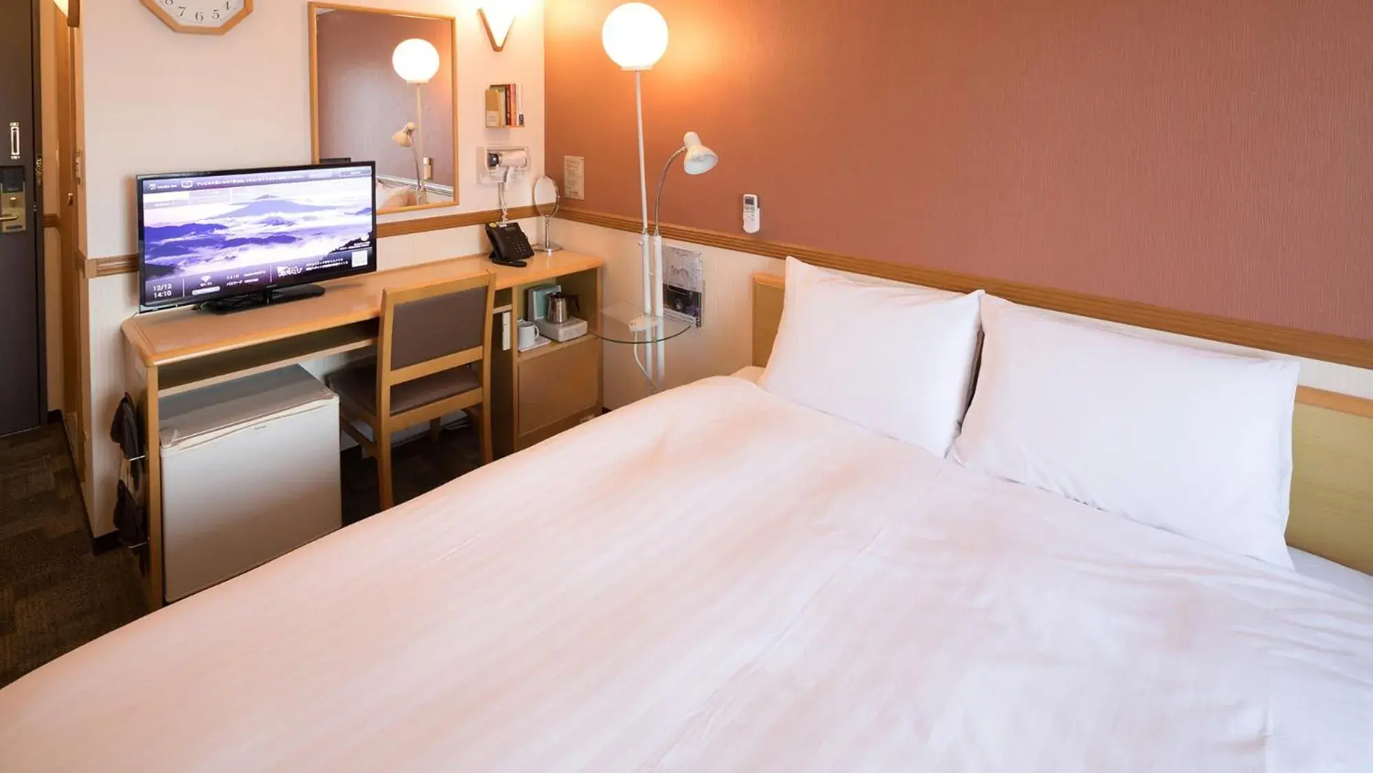 Queen Room - Smoking in Toyoko Inn Hakata-eki Minami Queen Room - Smoking in Toyoko Inn Hakata-eki Minami