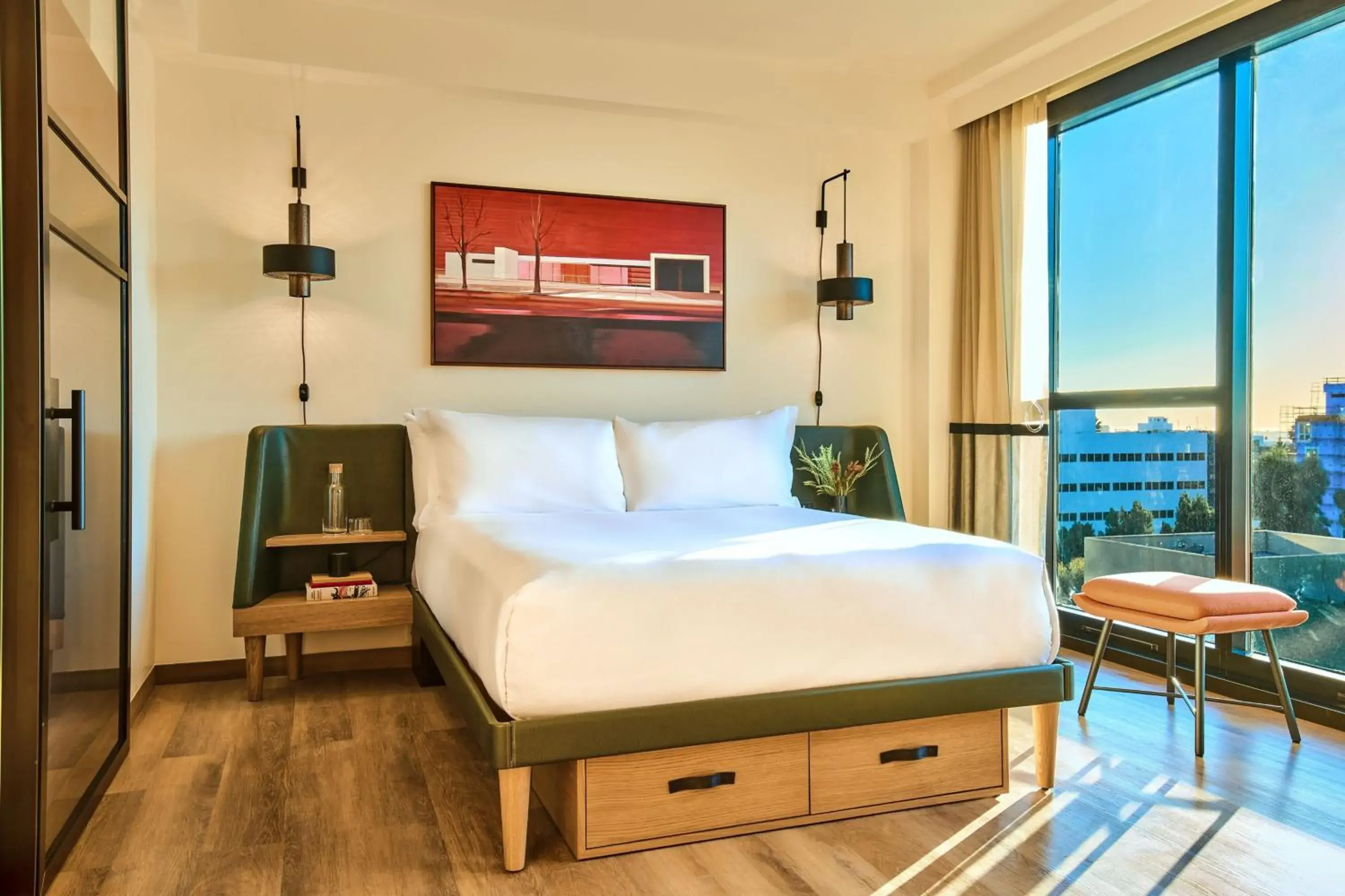 Deluxe King Room - Mobility Accessible with Transfer Shower in HOLLYWOOD VOLUME, a Tribute Portfolio Hotel Deluxe King Room - Mobility Accessible with Transfer Shower in HOLLYWOOD VOLUME, a Tribute Portfolio Hotel