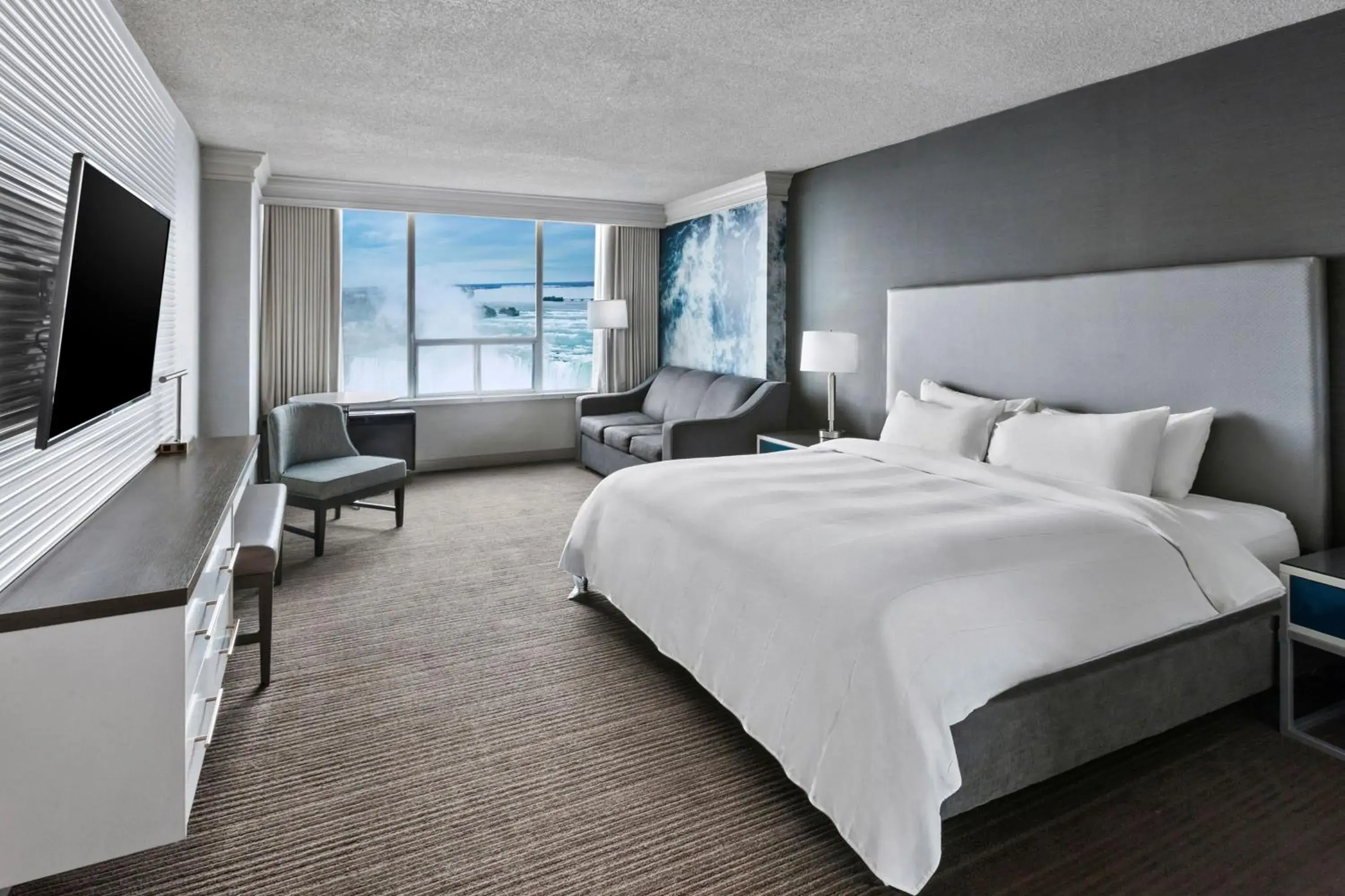 King Room with Falls View in Niagara Falls Marriott on the Falls King Room with Falls View in Niagara Falls Marriott on the Falls