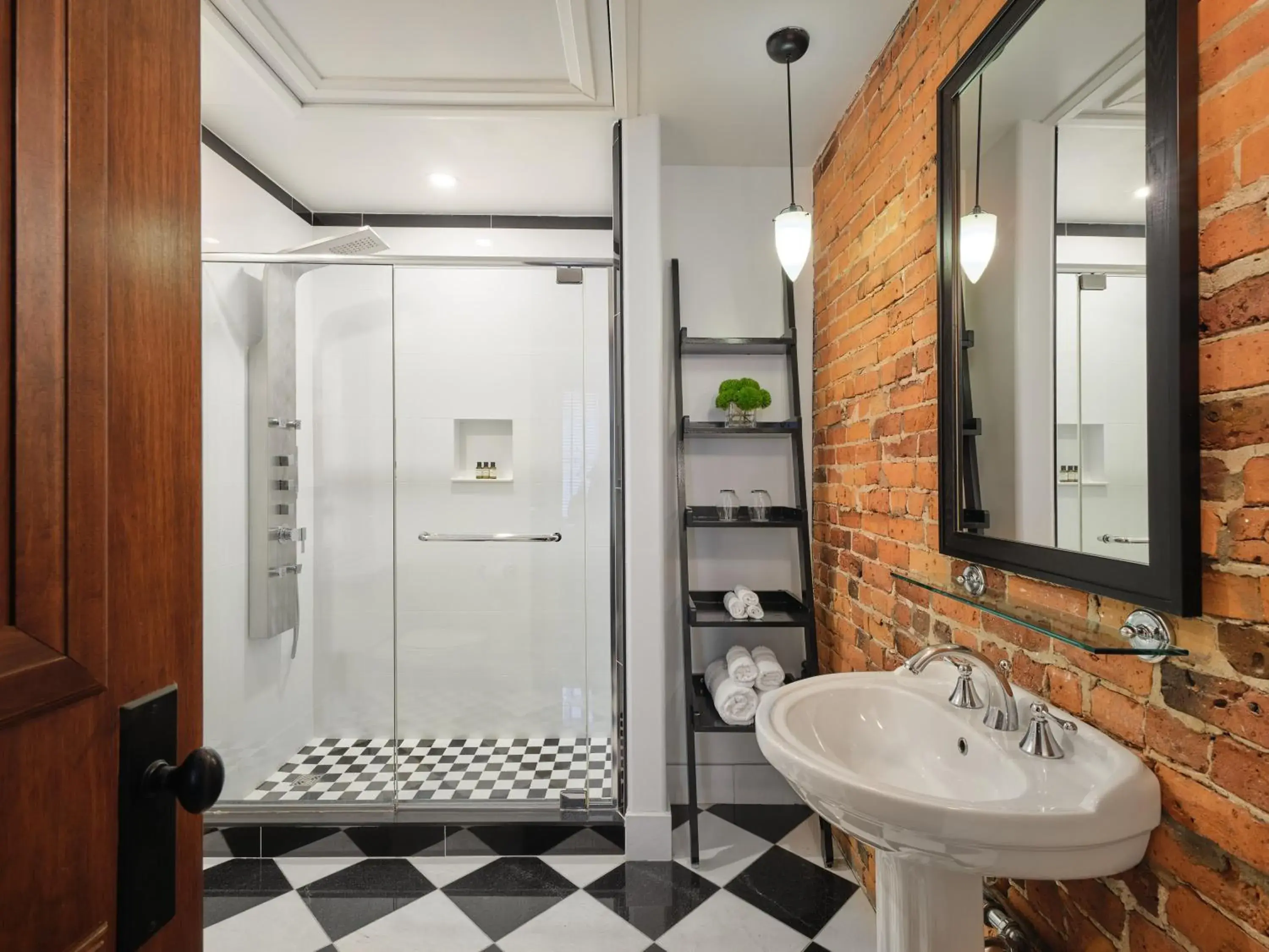 Classic Queen Room in Hotel Place D'Armes Classic Queen Room in Hotel Place D'Armes