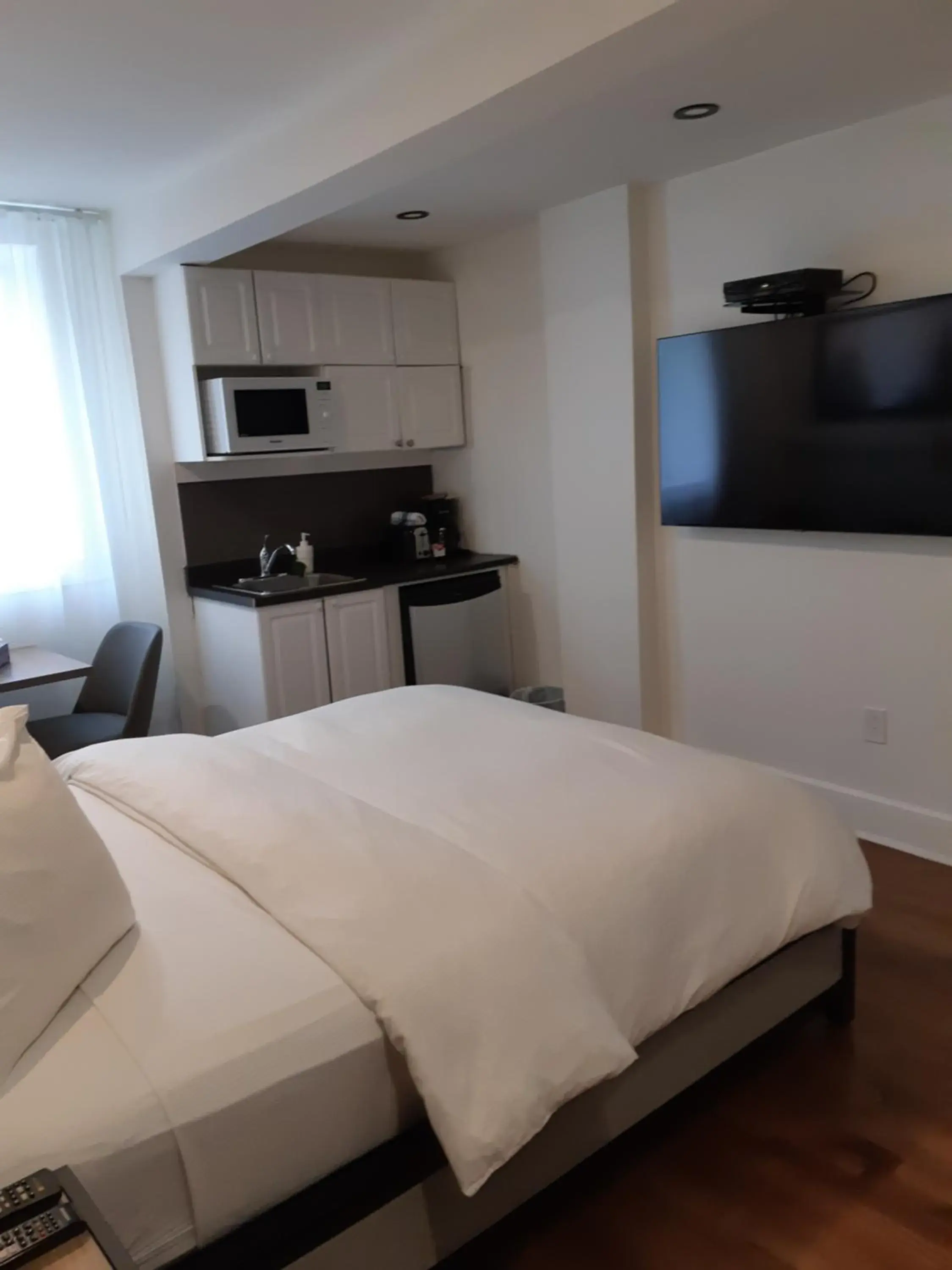 Economic Room - single occupancy in hotel & spa Carré Saint-Louis Economic Room - single occupancy in hotel & spa Carré Saint-Louis