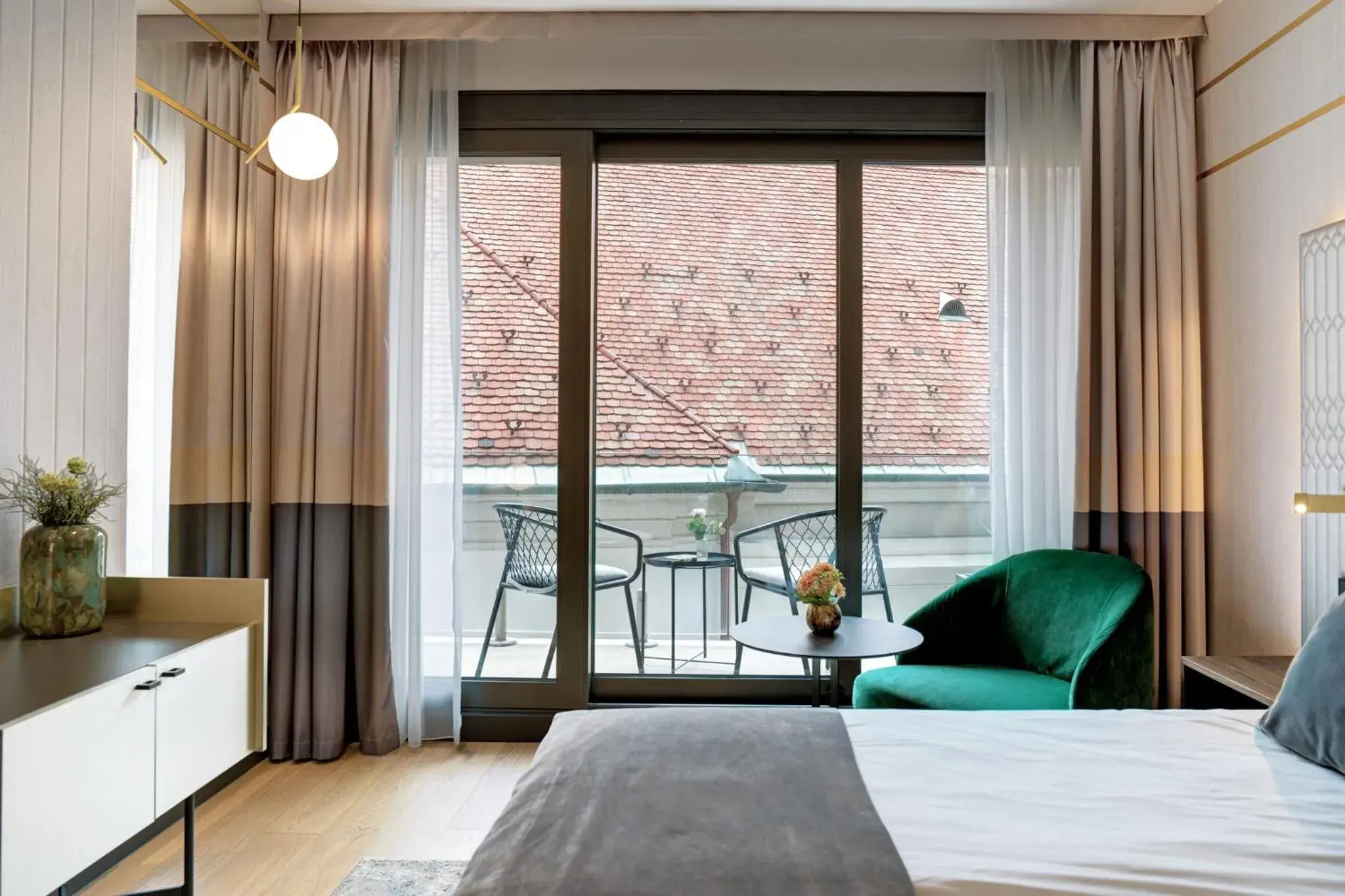 Apartment with Balcony in Emerald Downtown Luxury Suites by Continental Group Apartment with Balcony in Emerald Downtown Luxury Suites by Continental Group