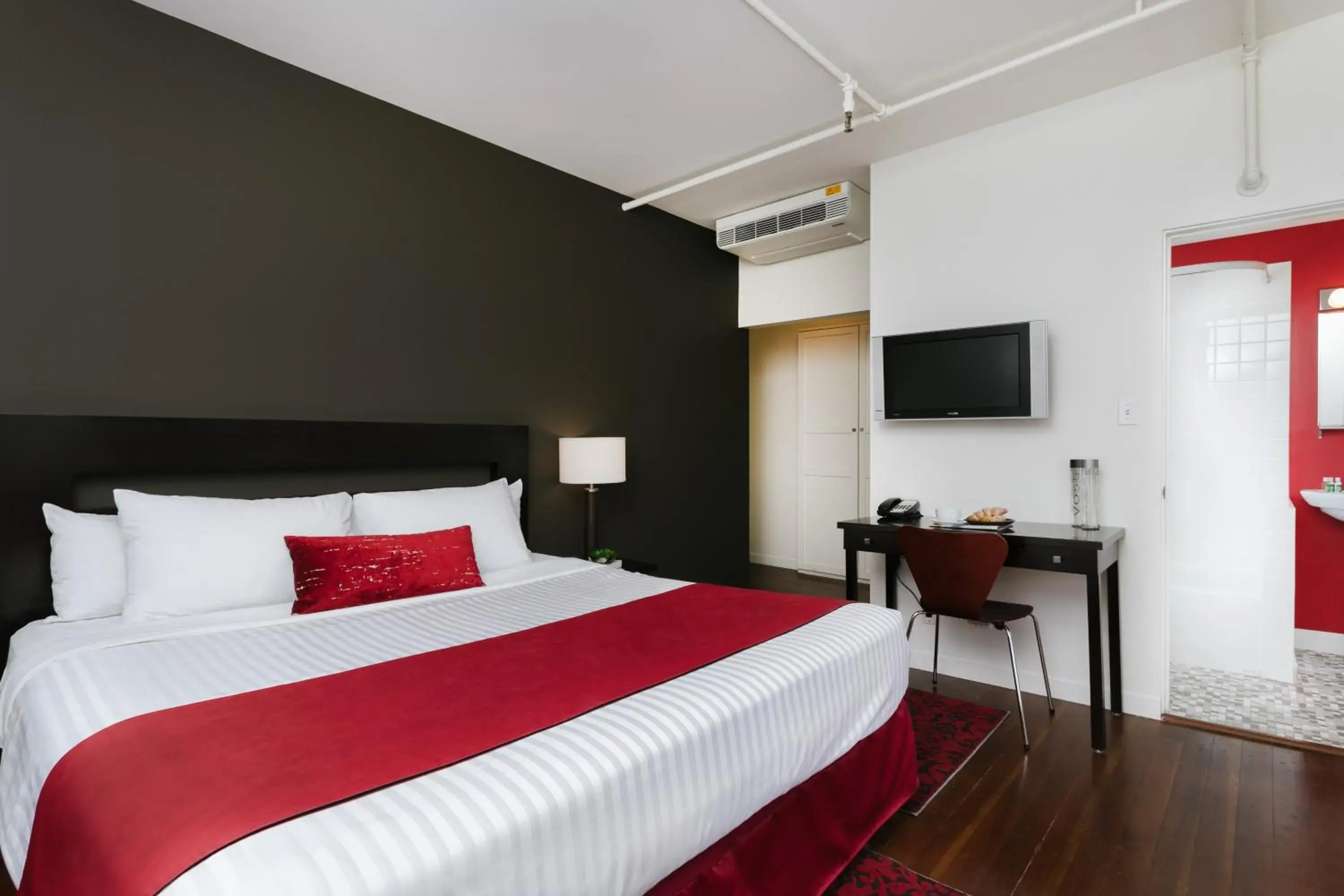 Standard Room, 1 King Bed in Moda Hotel Standard Room, 1 King Bed in Moda Hotel