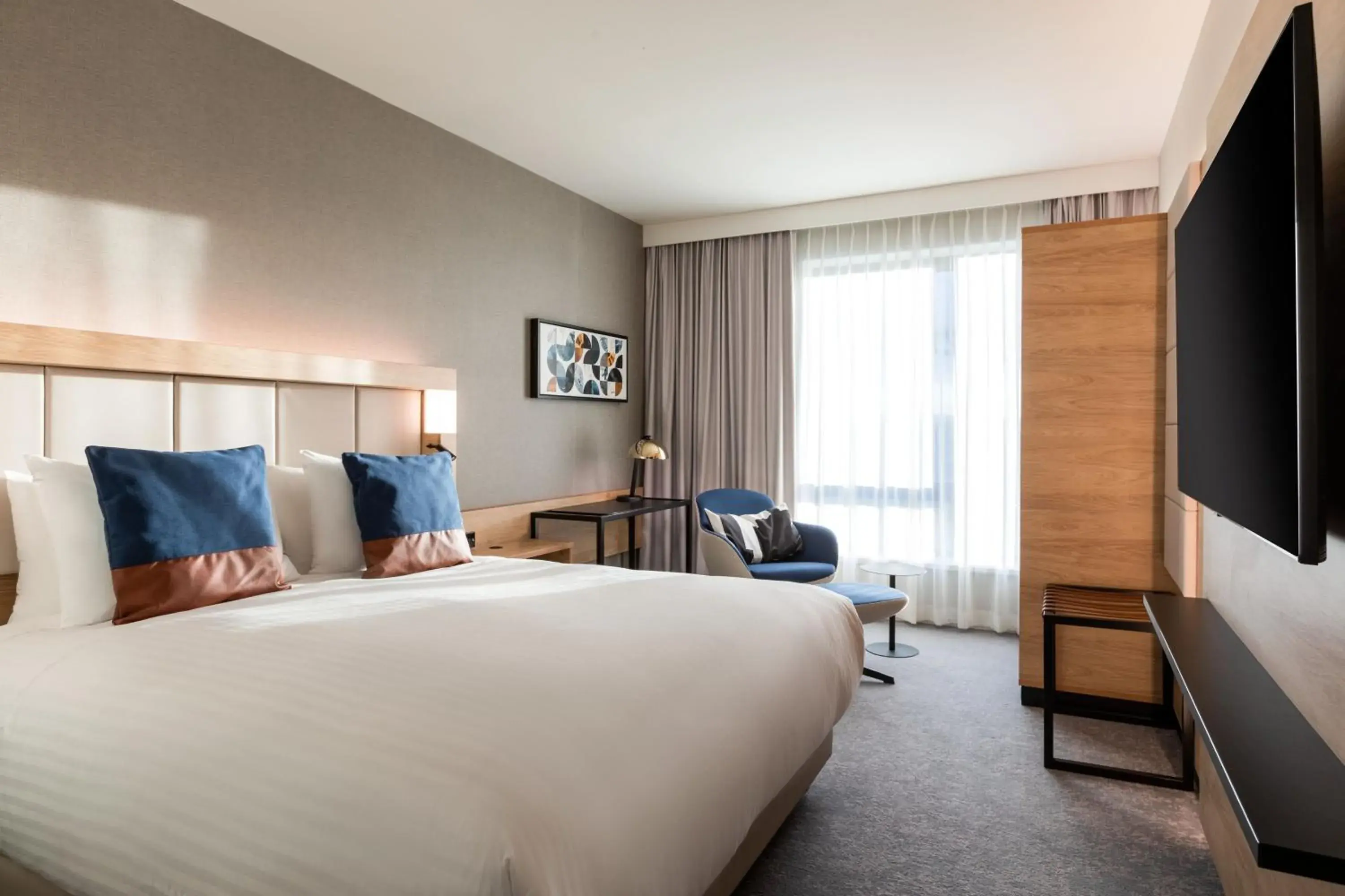 Deluxe King Room in Courtyard by Marriott Glasgow SEC Deluxe King Room in Courtyard by Marriott Glasgow SEC