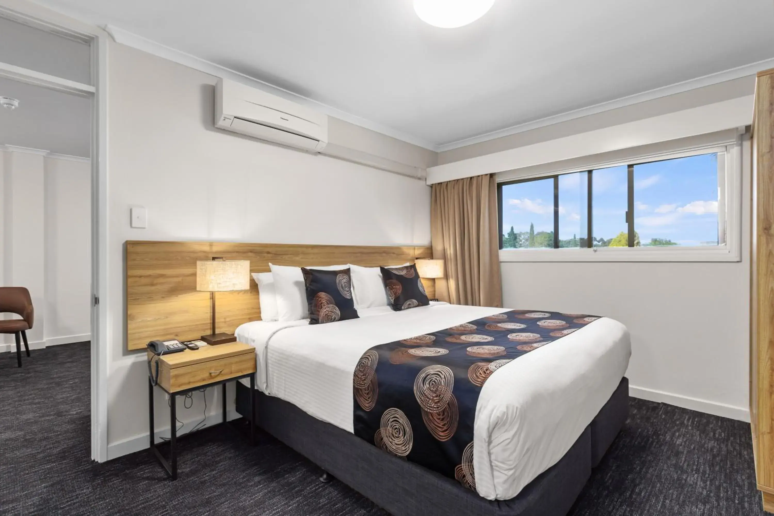 One Bedroom King Apartment with Free Wifi and Parking in Econo Lodge North Adelaide One Bedroom King Apartment with Free Wifi and Parking in Econo Lodge North Adelaide