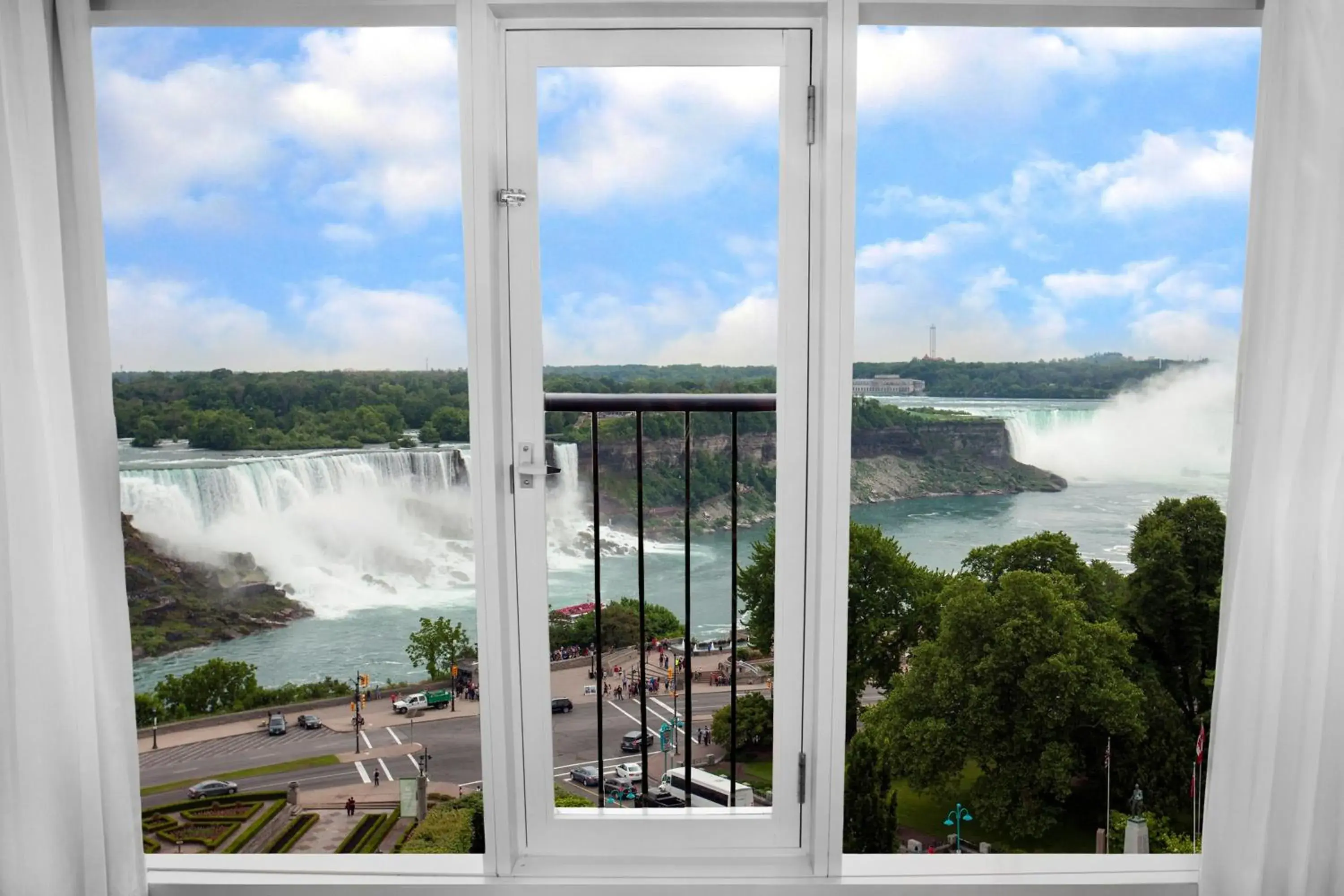Fallsview King Jacuzzi, Guest room, King, Fallsview view in Sheraton Fallsview Hotel Fallsview King Jacuzzi, Guest room, King, Fallsview view in Sheraton Fallsview Hotel