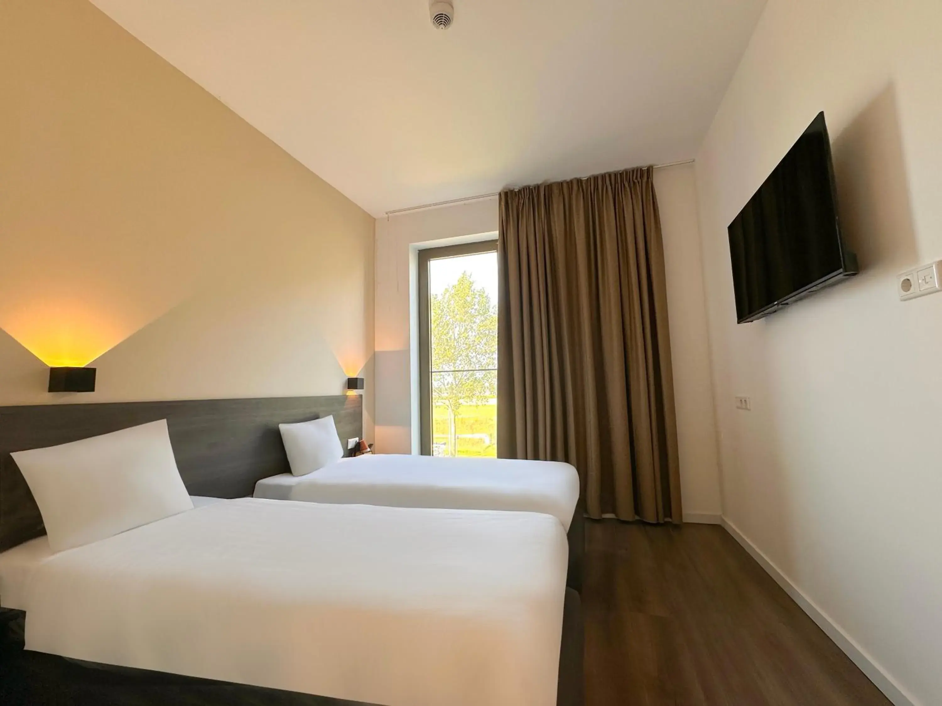 Double Room with Private Bathroom in HOTELUX Amsterdam Airport Hotel Double Room with Private Bathroom in HOTELUX Amsterdam Airport Hotel